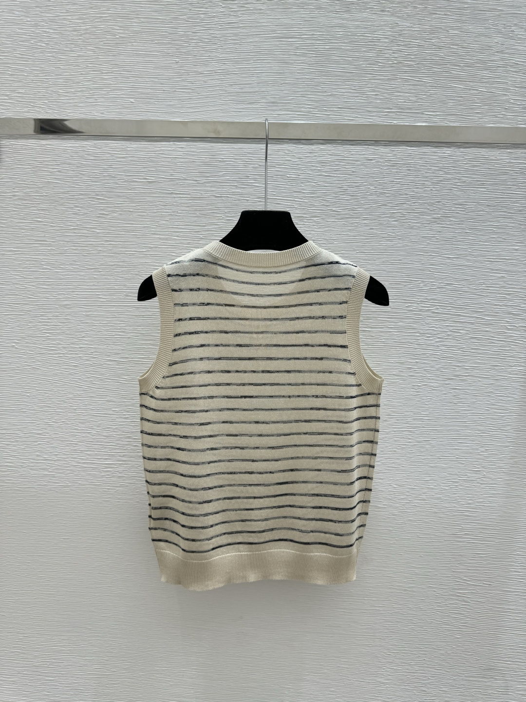 🆕BC家🆕 春夏新款 撞色条纹圆领针织背心颜色：杏色尺码：36.38.40