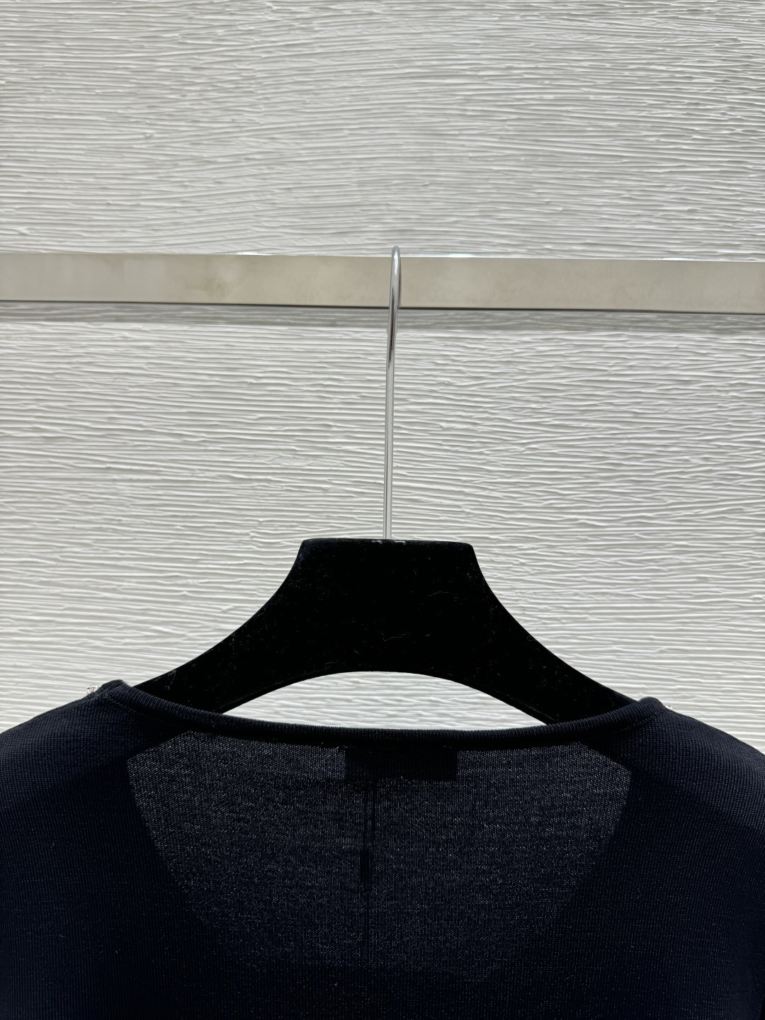 🆕CH家🆕 春夏新款 纯色重工钉珠圆领针织短袖颜色：白色 黑色尺码：36.38.40