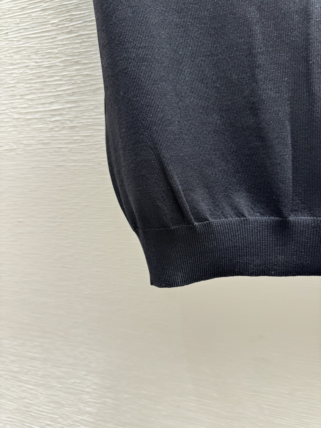 🆕CH家🆕 春夏新款 纯色重工钉珠圆领针织短袖颜色：白色 黑色尺码：36.38.40