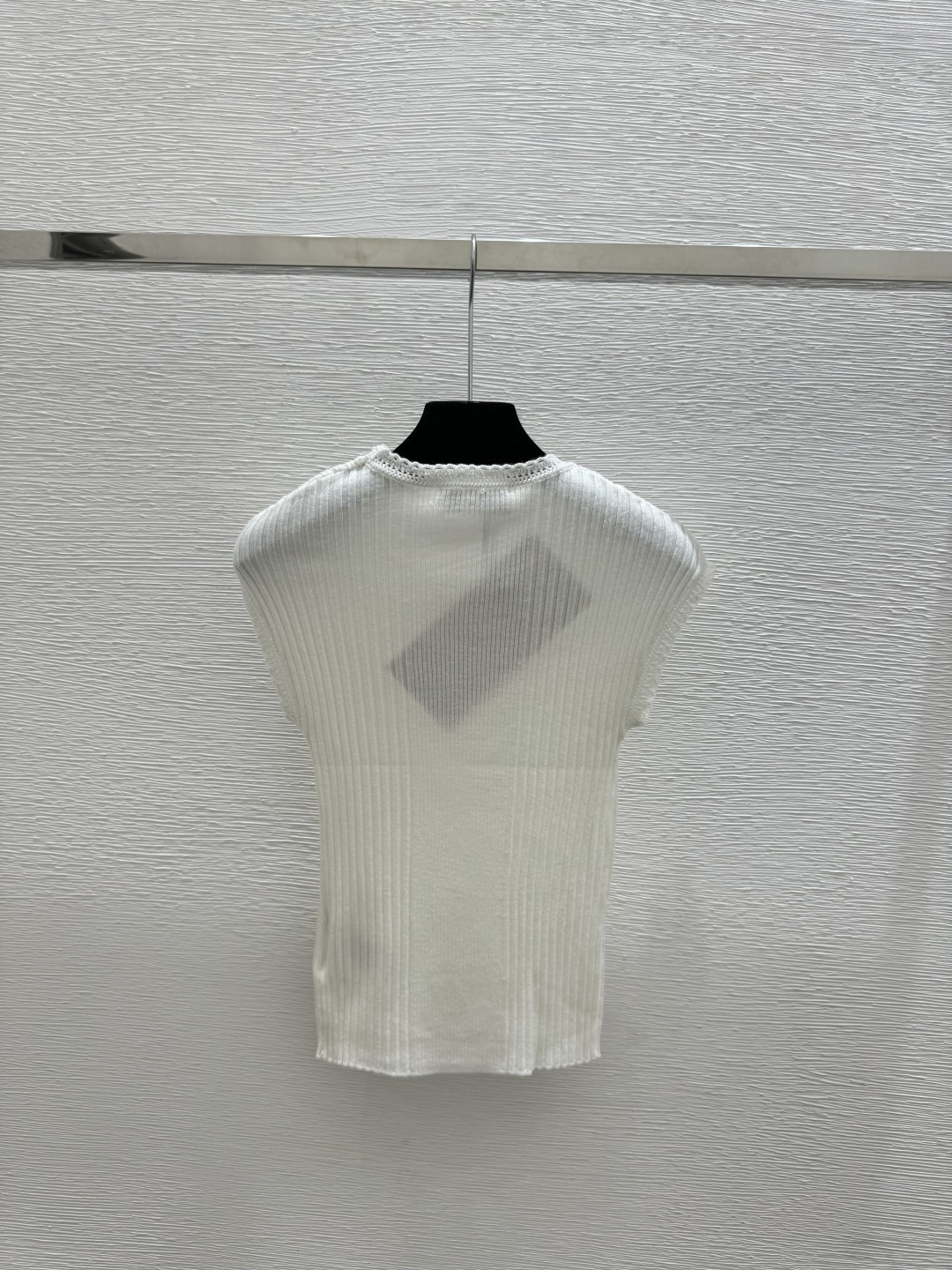 🆕M家🆕 春夏新款 纯色简约圆领针织背心颜色：白色 黑色尺码：36.38.40