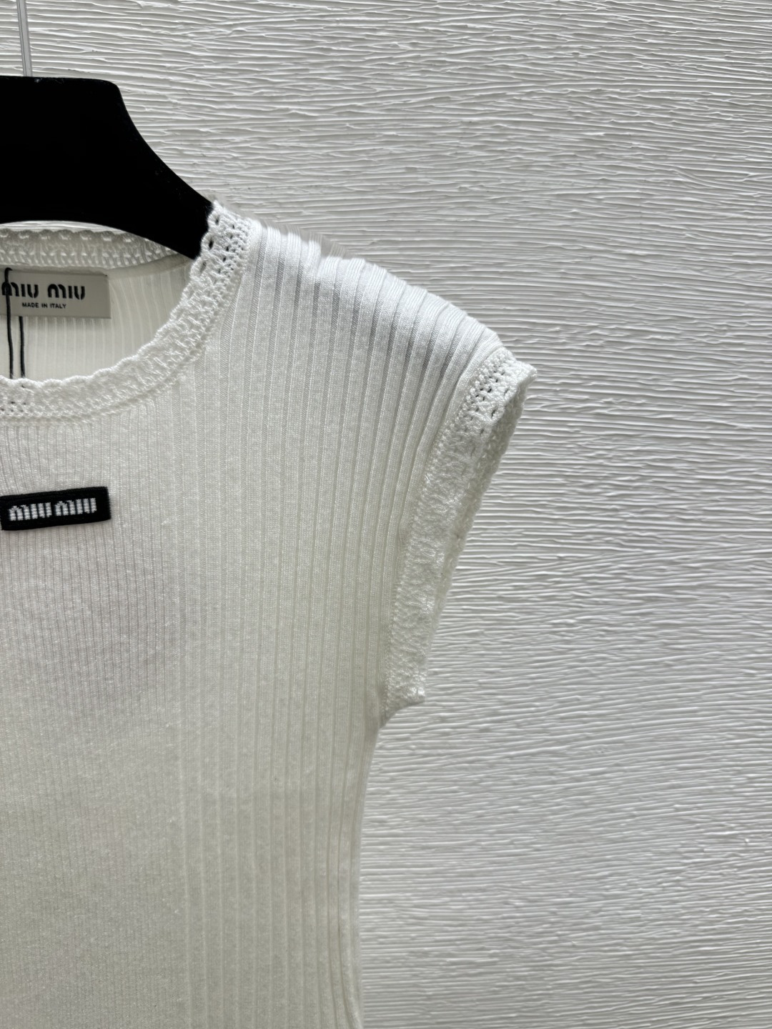 🆕M家🆕 春夏新款 纯色简约圆领针织背心颜色：白色 黑色尺码：36.38.40