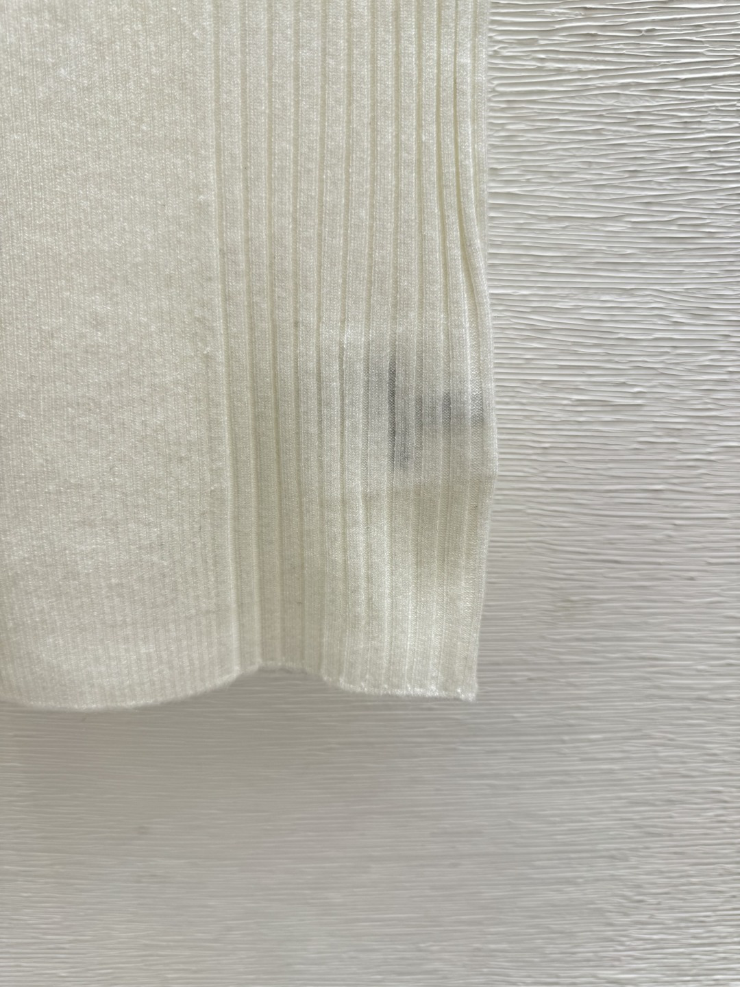 🆕M家🆕 春夏新款 纯色简约圆领针织背心颜色：白色 黑色尺码：36.38.40