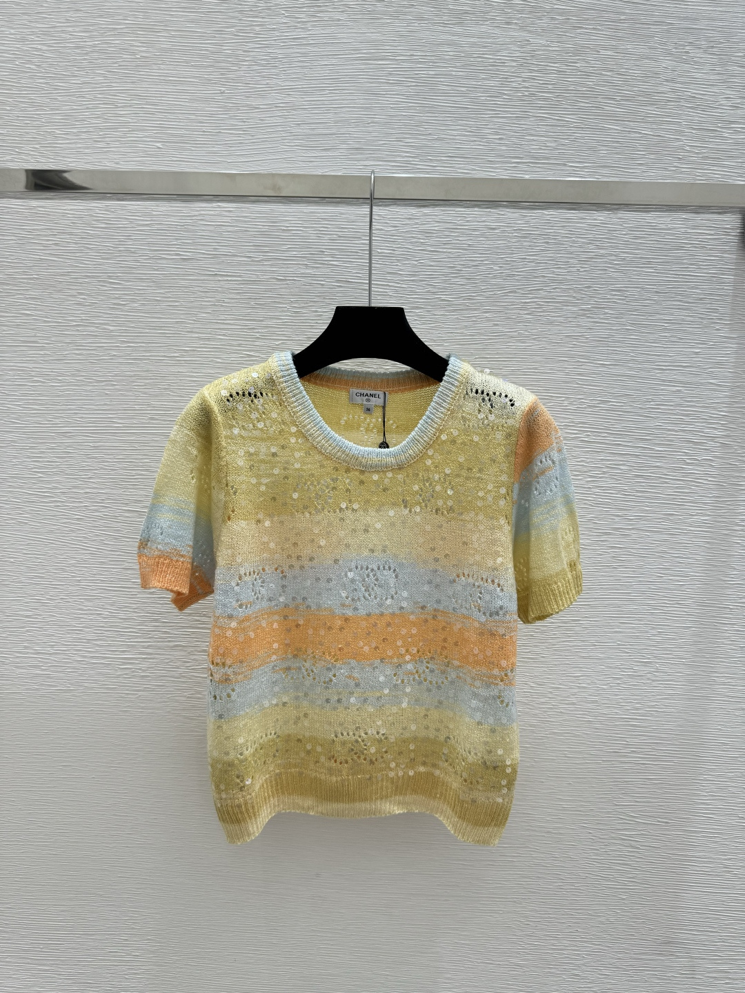 🆕M家🆕 春夏新款 撞色条纹镂空珠片圆领针织短袖颜色：黄色 蓝色尺码：36.38.40