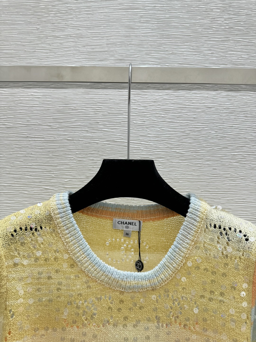 🆕M家🆕 春夏新款 撞色条纹镂空珠片圆领针织短袖颜色：黄色 蓝色尺码：36.38.40