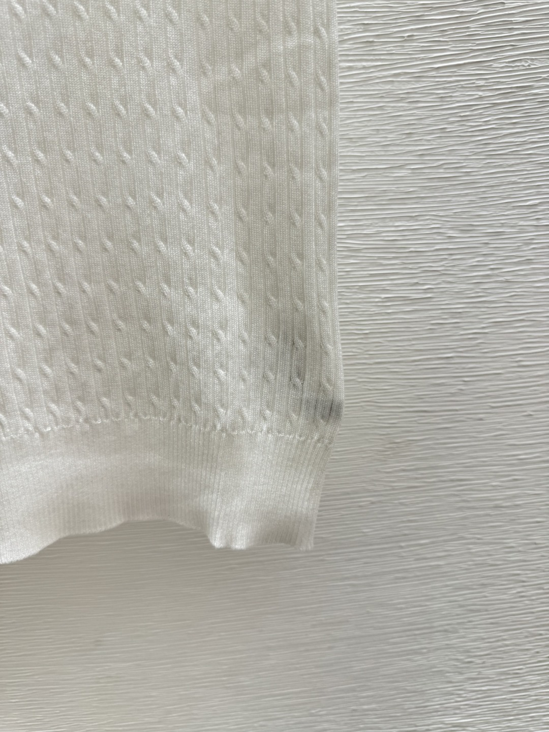 🆕M家🆕 春夏新款 撞色翻领针织背心颜色：白色 粉色尺码：36.38.40