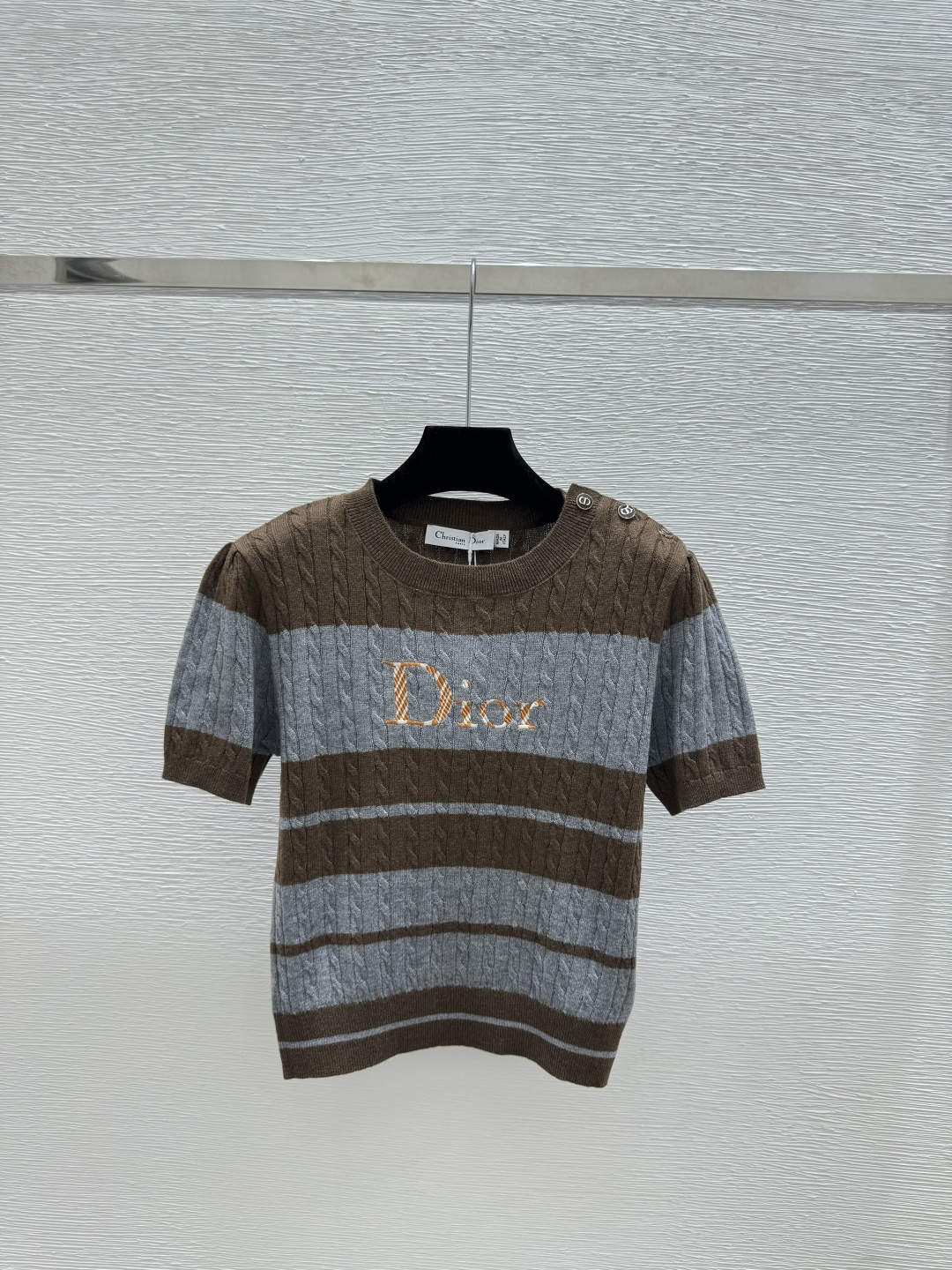 🆕D家🆕 春夏新款 撞色条纹圆领针织短袖颜色：咖啡 宝蓝尺码：36.38.40