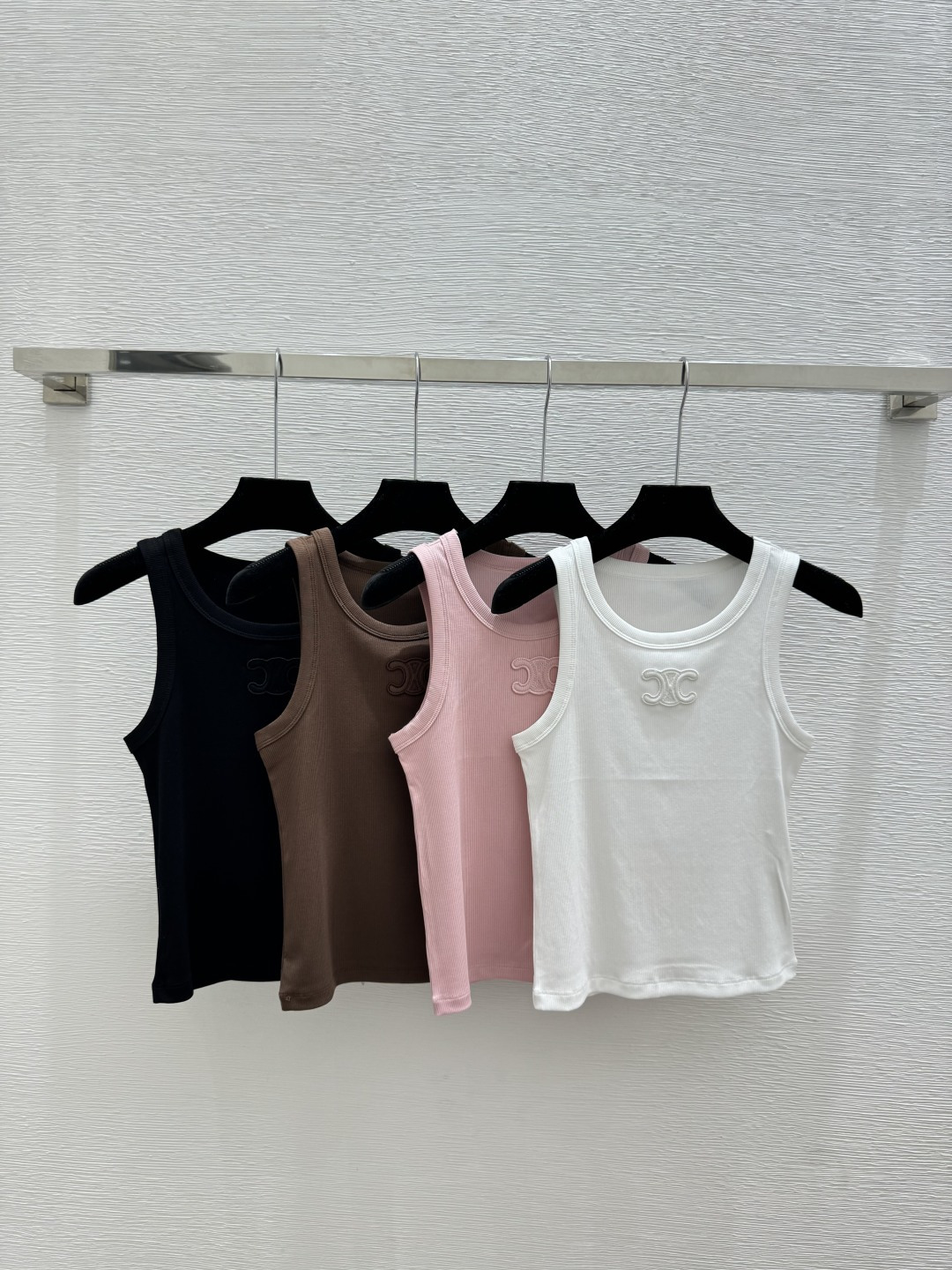 🆕CE家🆕 春夏新款 纯色简约圆领背心颜色：白色 粉色 咖啡尺码：36.38.40