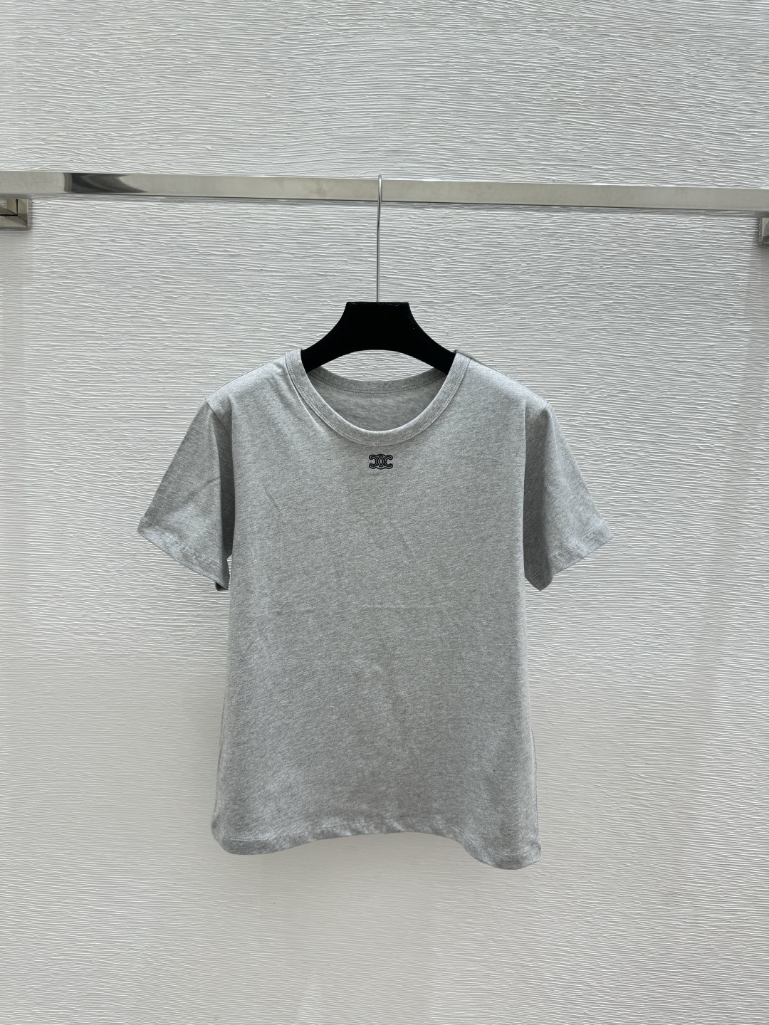 🆕CE家🆕 春夏新款 纯色简约圆领短袖颜色：白色 灰色尺码：36.38.40