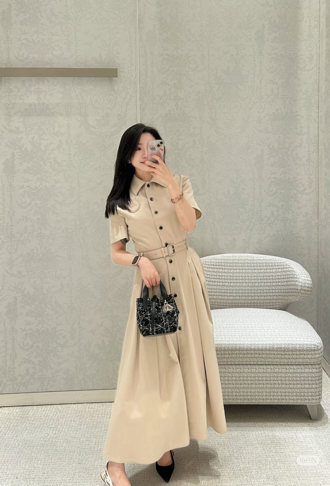 🆕D家🆕 春夏新款 纯色翻领简约短袖开衫颜色：卡其尺码：36.38.40