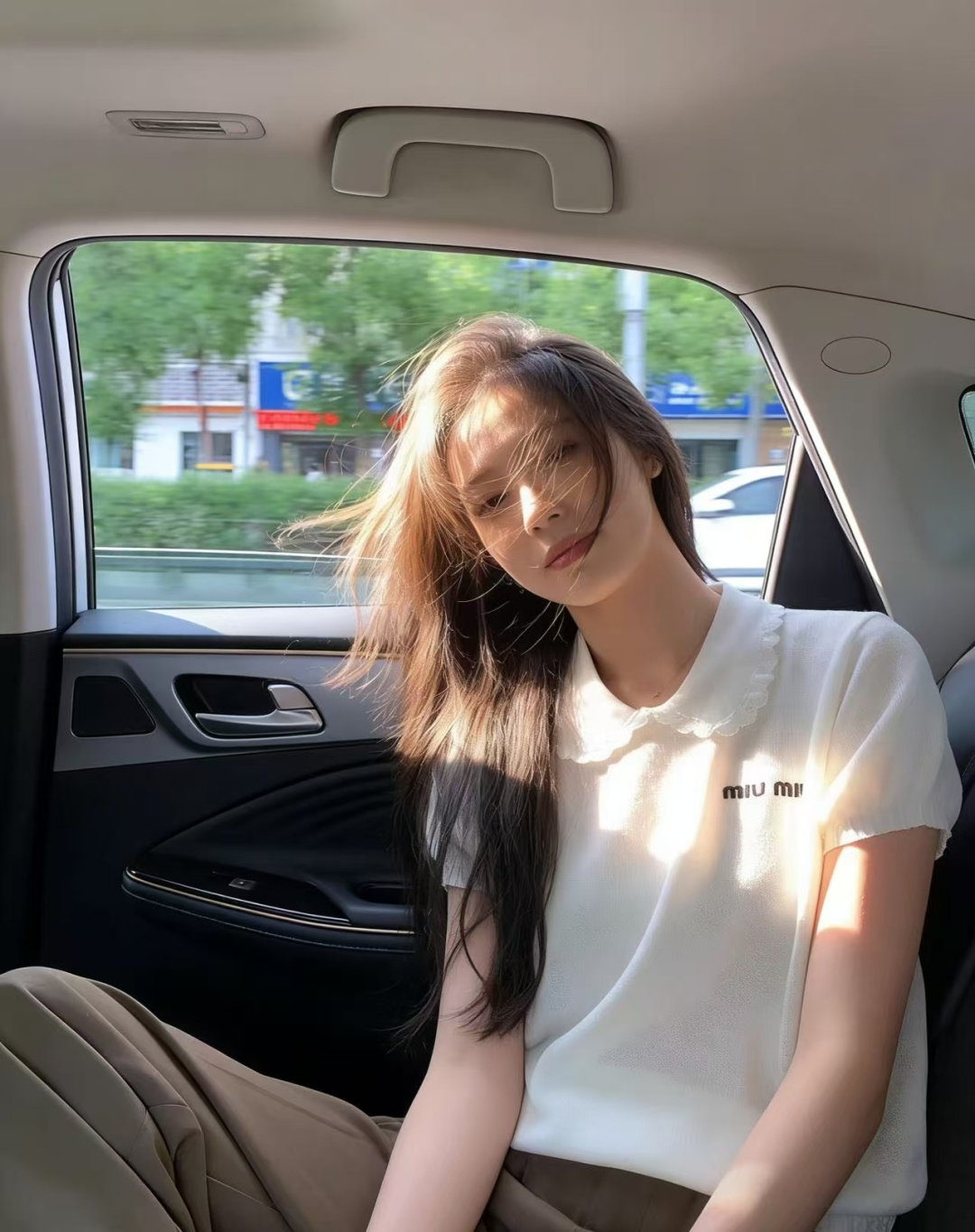 🆕M家🆕 春夏新款 纯色翻领简约针织短袖颜色：白色 黄色 尺码：36.38.40