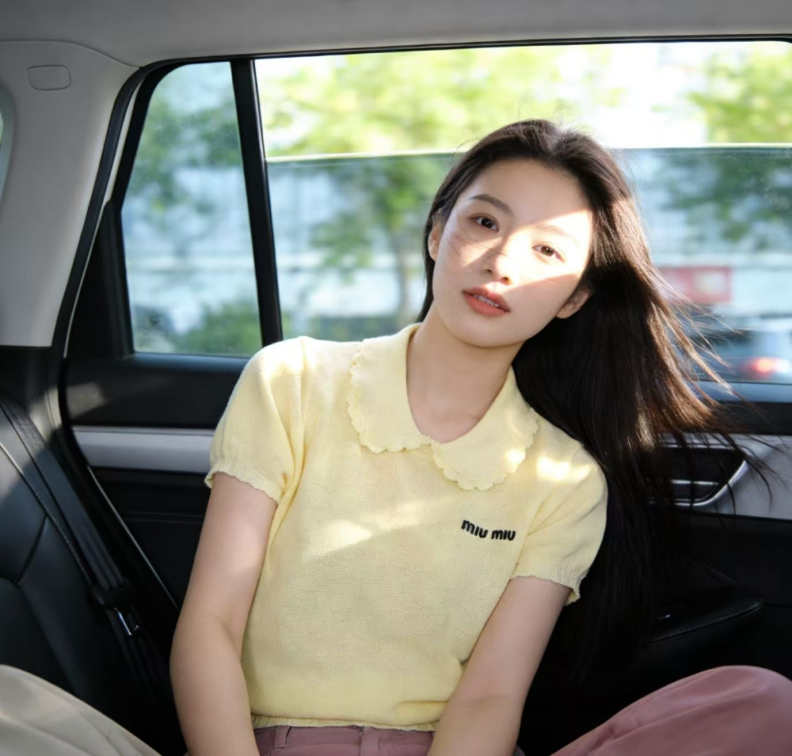 🆕M家🆕 春夏新款 纯色翻领简约针织短袖颜色：白色 黄色 尺码：36.38.40