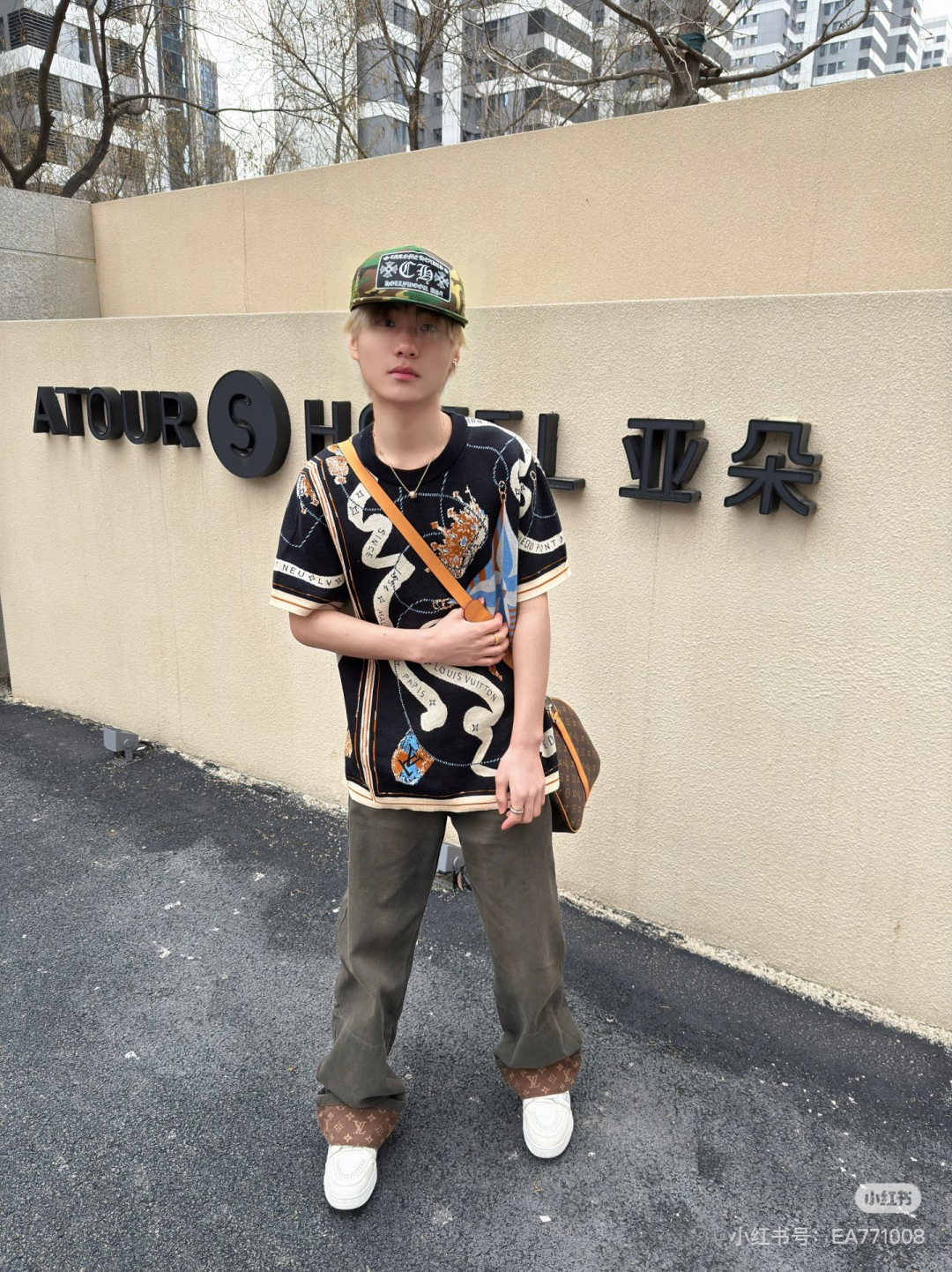 🆕L家🆕 春夏新款 撞色字母圆领针织短袖颜色：黑色尺码：36.38.40.41