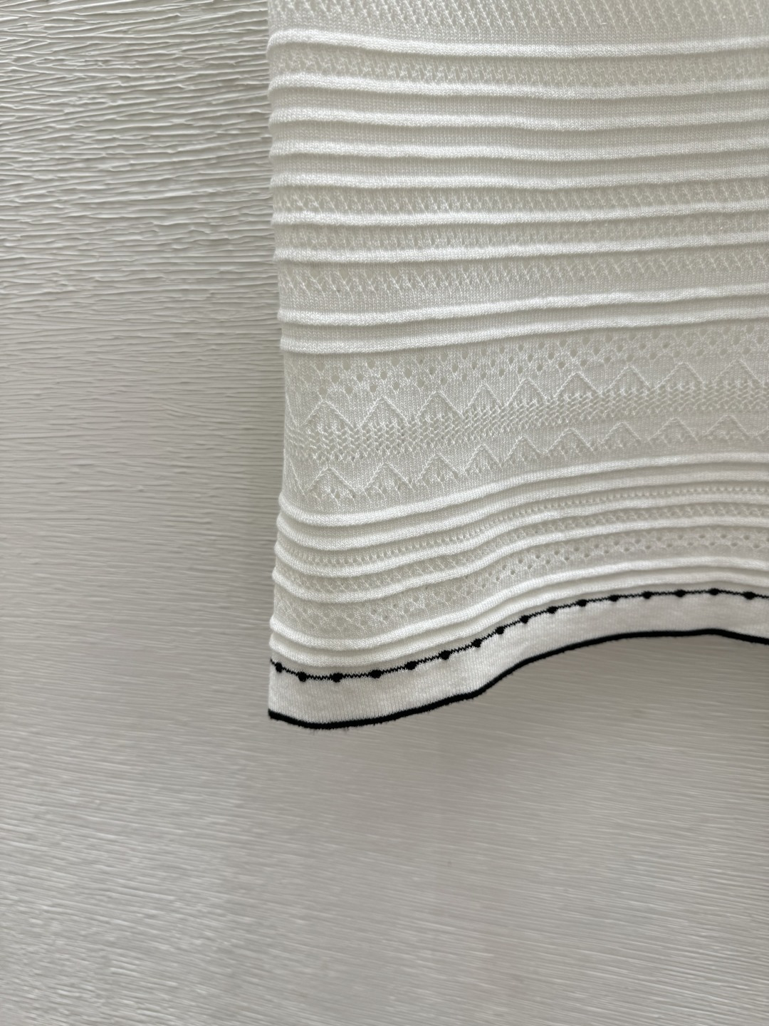 🆕CH家🆕 春夏新款 纯色镂空圆领针织短袖颜色：白色尺码：36.38.40