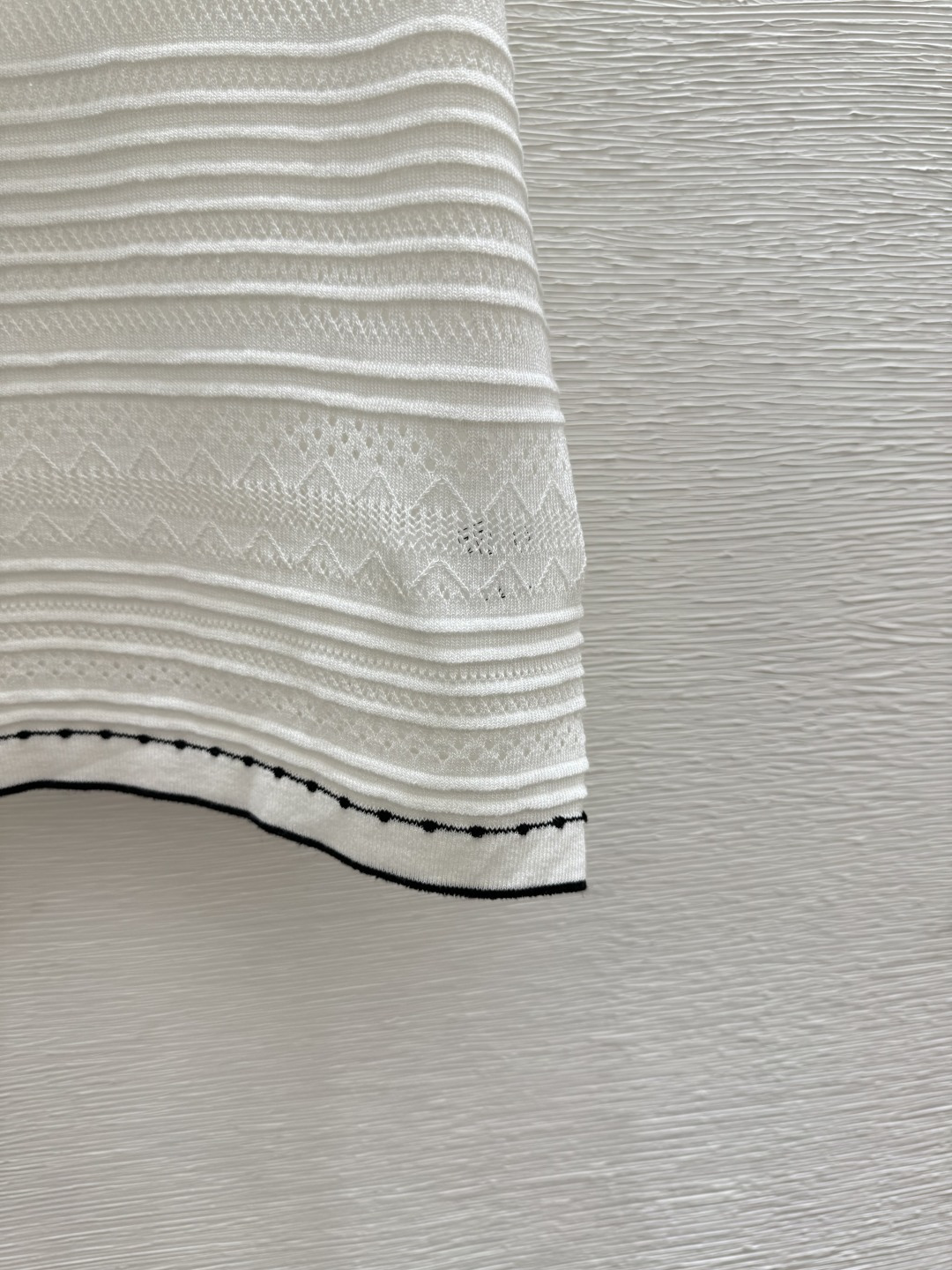 🆕CH家🆕 春夏新款 纯色镂空圆领针织短袖颜色：白色尺码：36.38.40