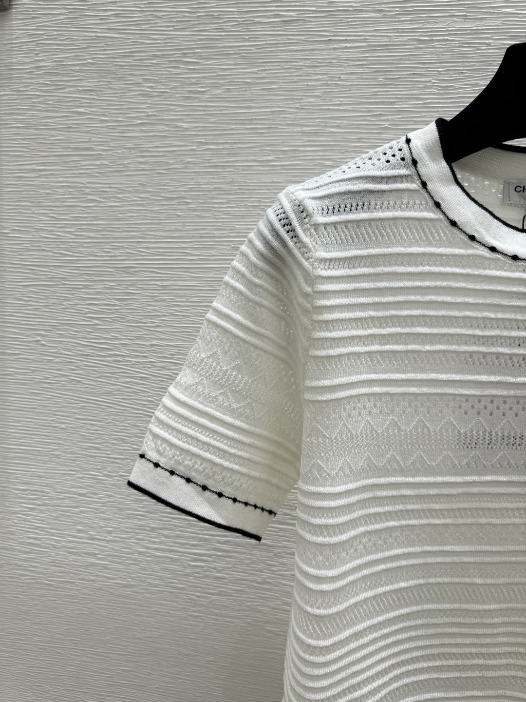 🆕CH家🆕 春夏新款 纯色镂空圆领针织短袖颜色：白色尺码：36.38.40