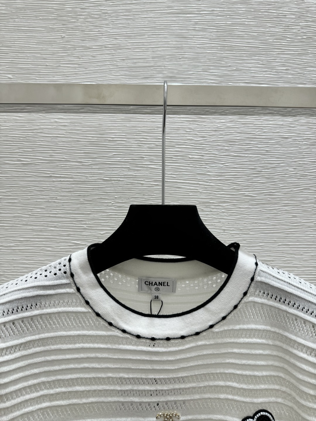 🆕CH家🆕 春夏新款 纯色镂空圆领针织短袖颜色：白色尺码：36.38.40