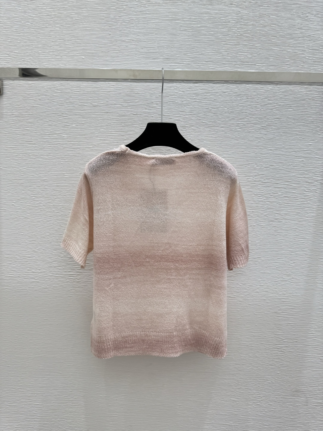 🆕M家🆕 春夏新款 纯色珠片V领针织短袖颜色：粉色 黄色尺码：36.38.40