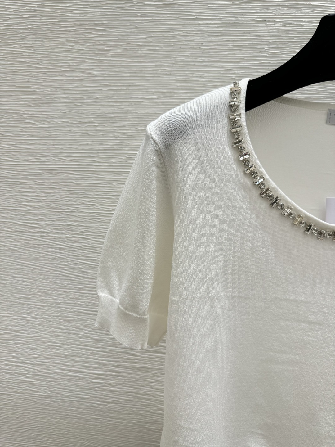 🆕CH家🆕 春夏新款 重工钉珠圆领针织短袖颜色：白色 黑色尺码：36.38.40