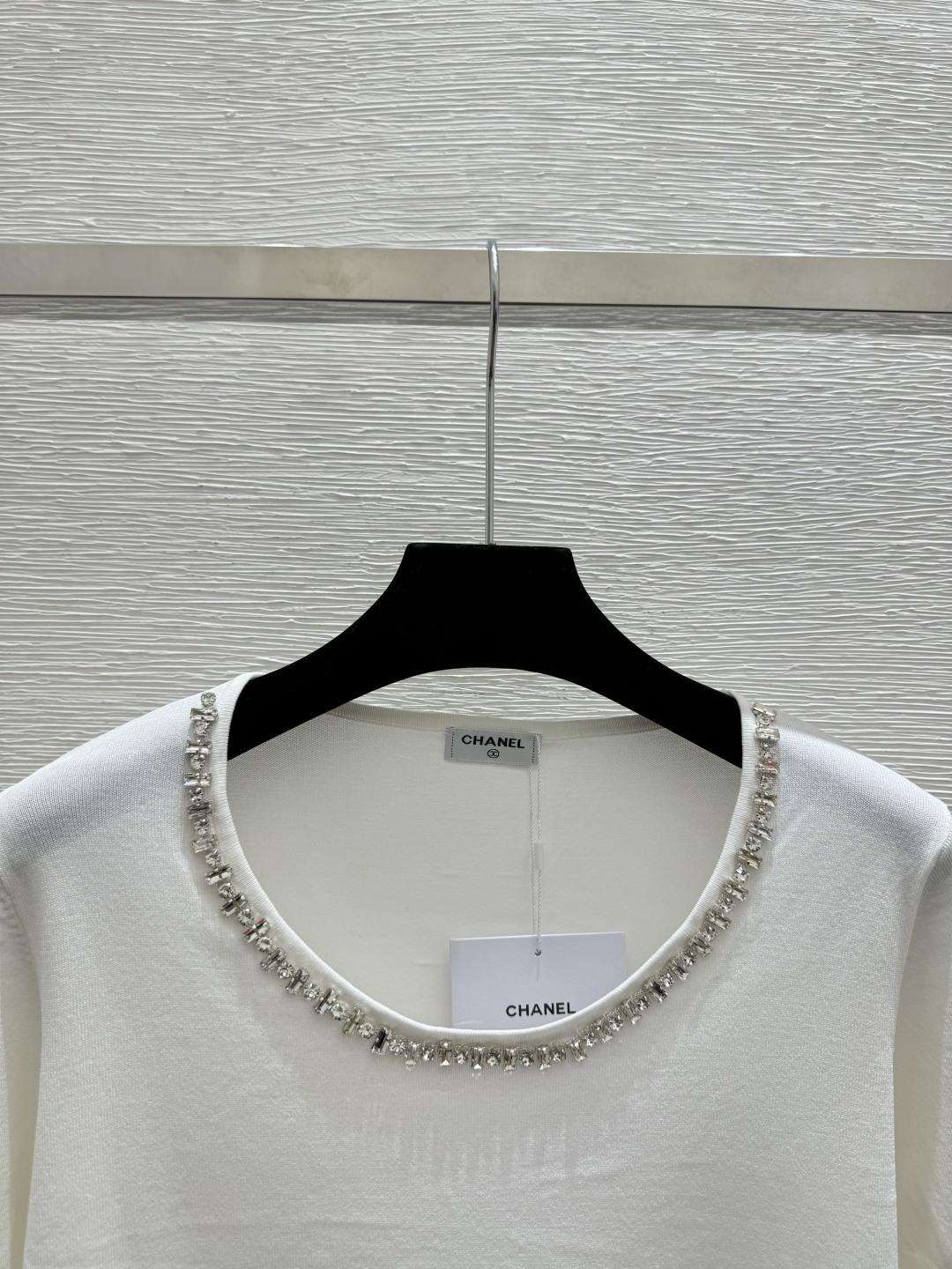 🆕CH家🆕 春夏新款 重工钉珠圆领针织短袖颜色：白色 黑色尺码：36.38.40