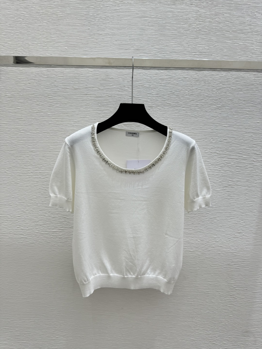 🆕CH家🆕 春夏新款 重工钉珠圆领针织短袖颜色：白色 黑色尺码：36.38.40