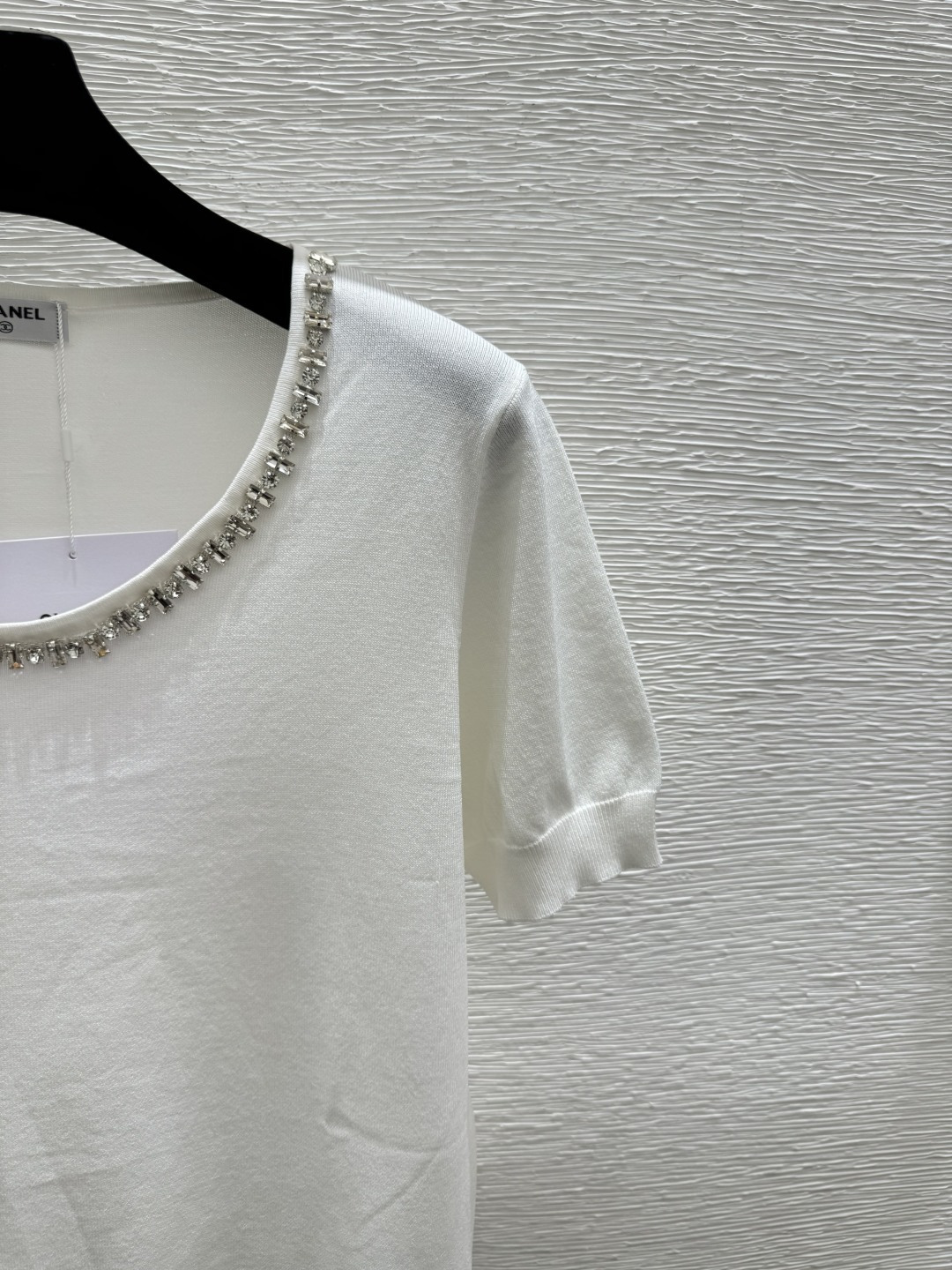 🆕CH家🆕 春夏新款 重工钉珠圆领针织短袖颜色：白色 黑色尺码：36.38.40