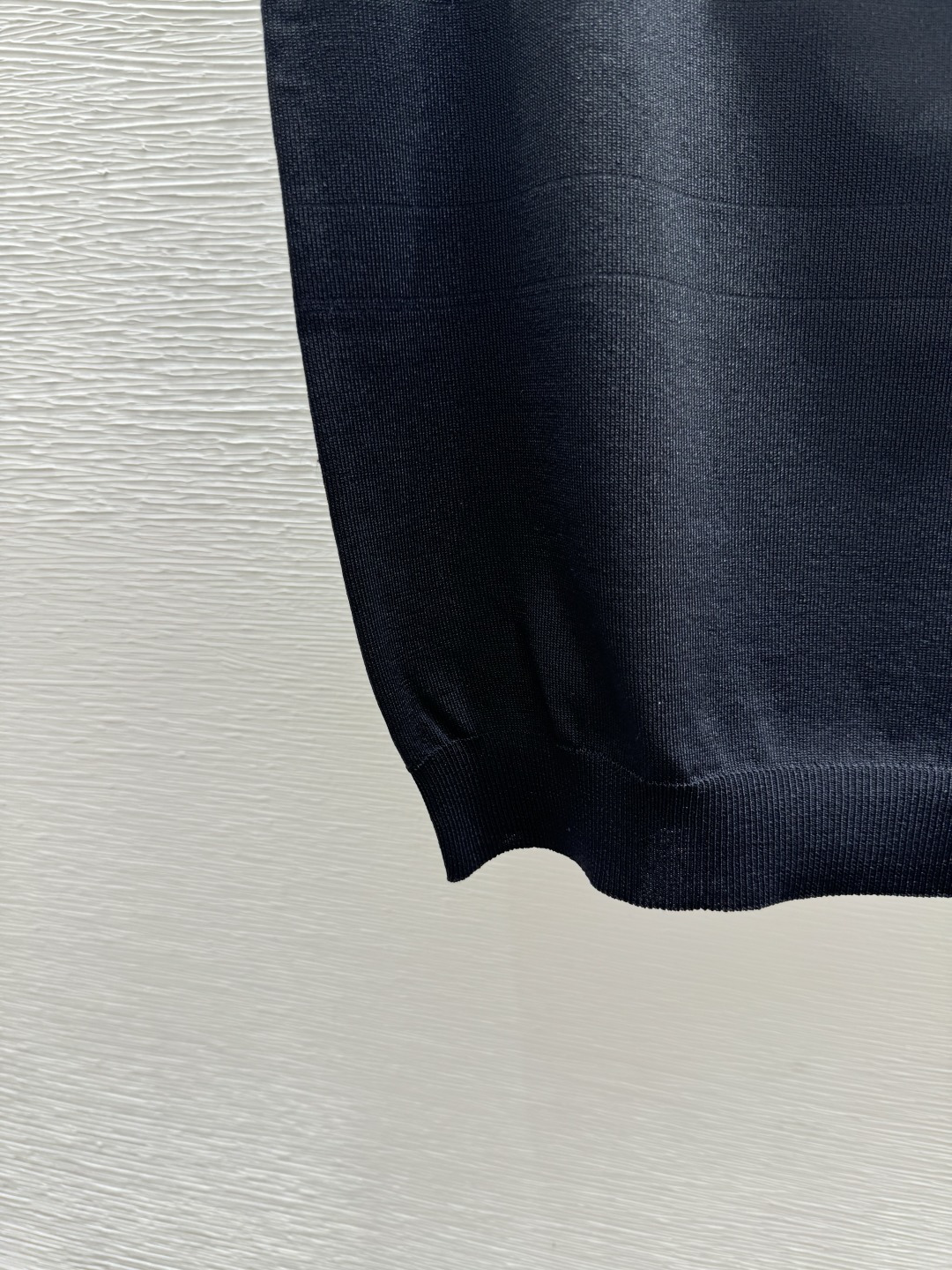 🆕CH家🆕 春夏新款 纯色重工钉珠圆领针织背心颜色：黑色 白色尺码：36.38.40