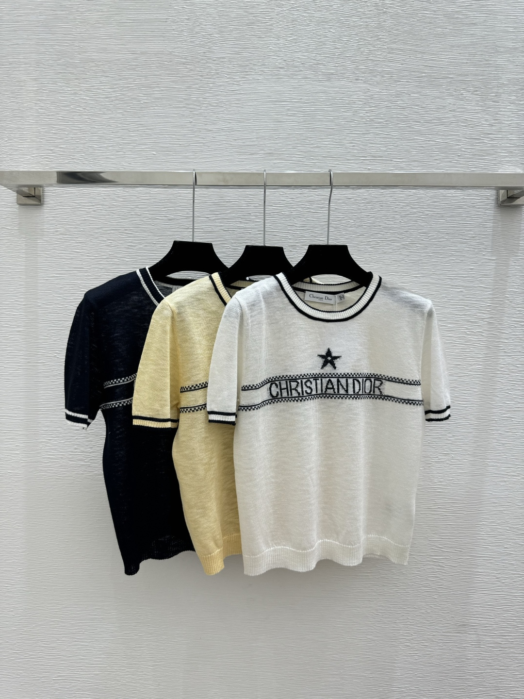 🆕D家🆕 春夏新款 撞色字母圆领针织短袖颜色：白色 黄色 宝蓝尺码：36.38.40