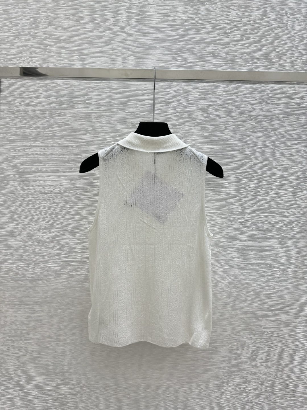 🆕CE家🆕 春夏新款 纯色简约翻领针织背心颜色：白色 粉色 灰色尺码：36.38.40