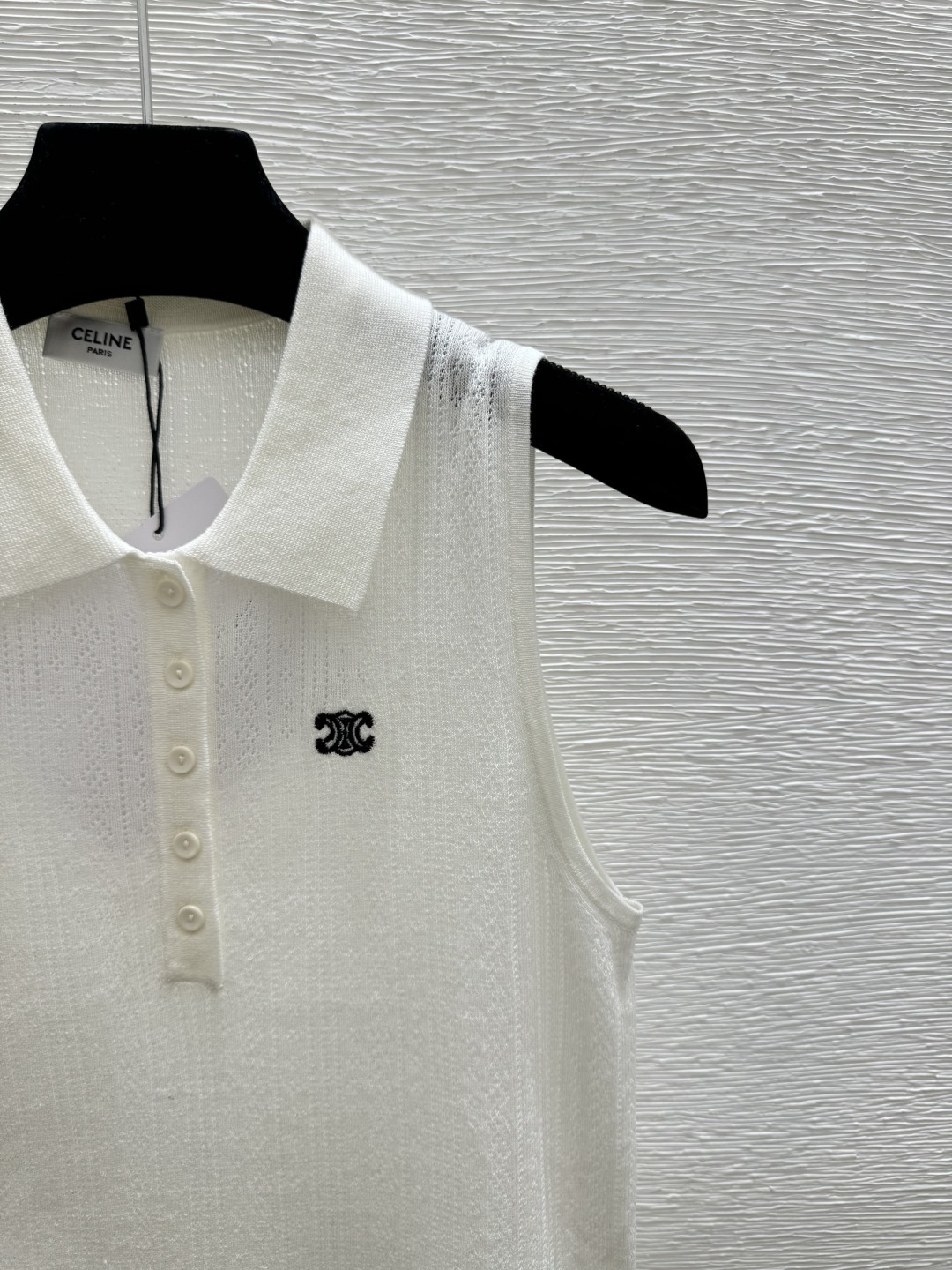 🆕CE家🆕 春夏新款 纯色简约翻领针织背心颜色：白色 粉色 灰色尺码：36.38.40