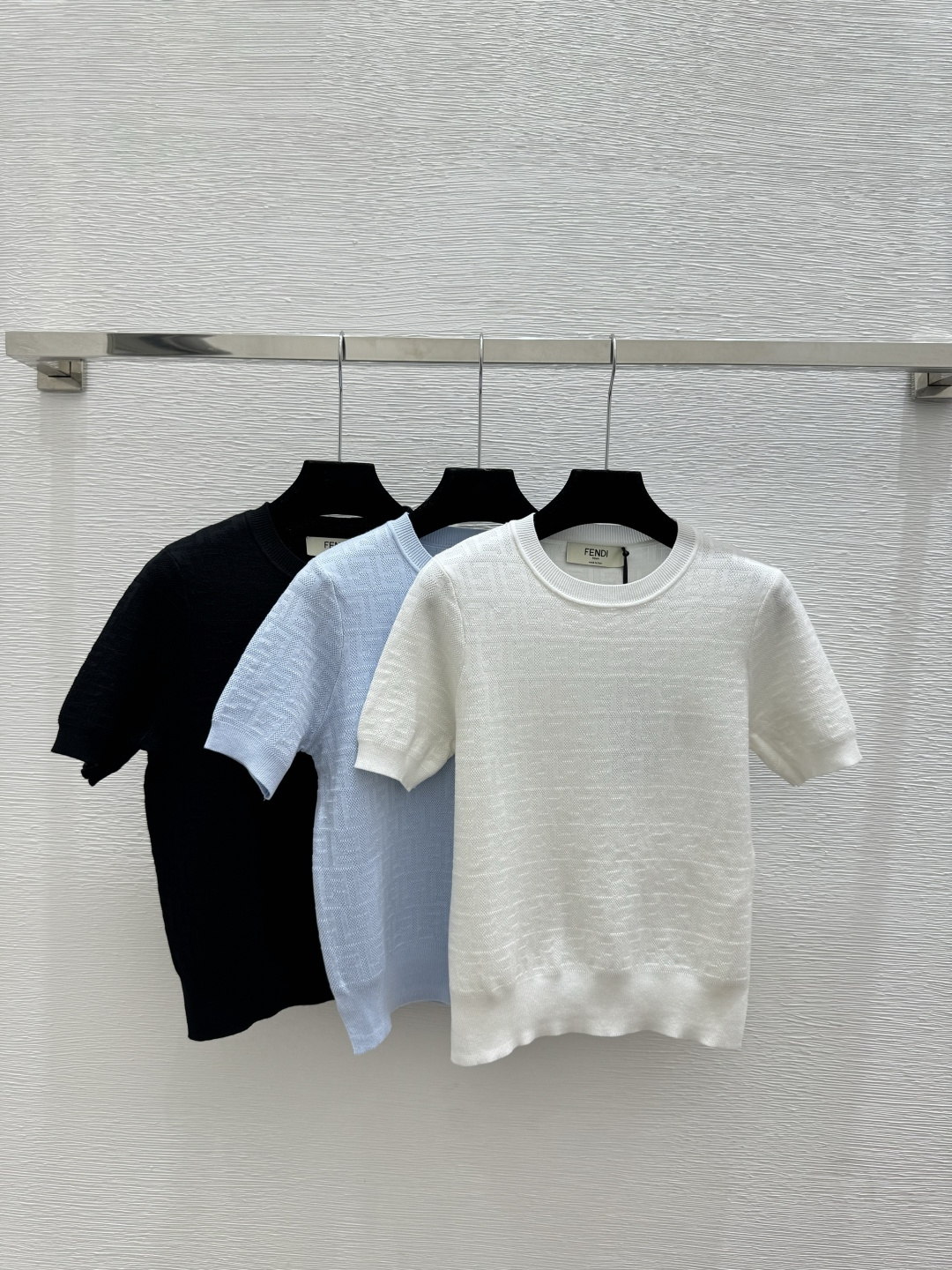 🆕F家🆕 春夏新款 纯色老花字母圆领针织短袖颜色：白色 蓝色 黑色尺码：36.38.40