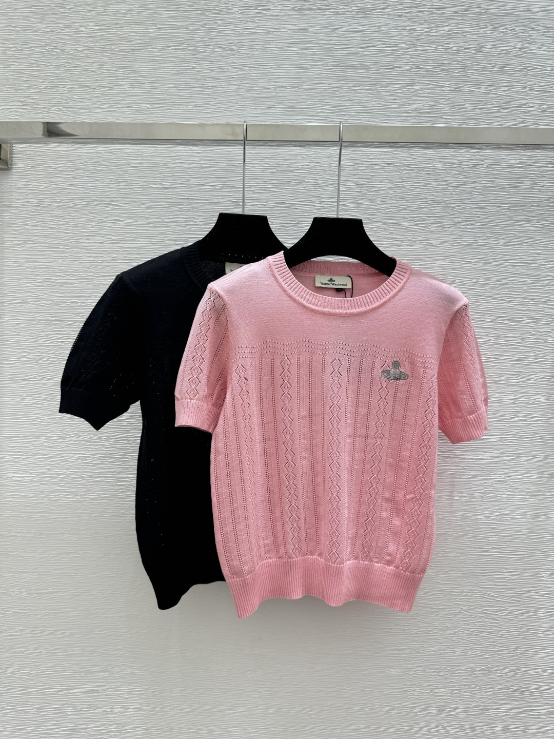 🆕VI家🆕 春夏新款 纯色镂空圆领针织短袖颜色：粉色 黑色尺码：36.38.40