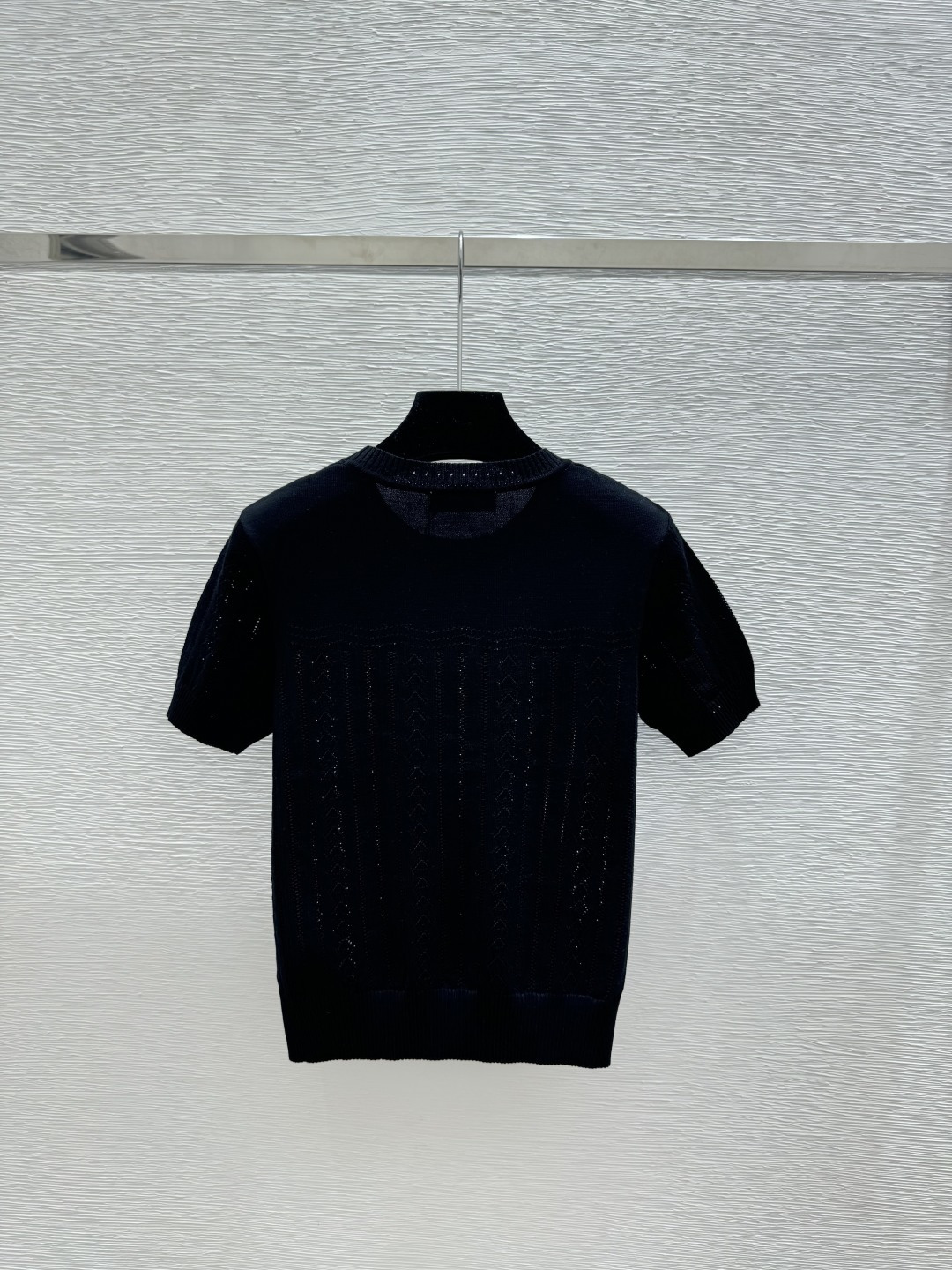 🆕VI家🆕 春夏新款 纯色镂空圆领针织短袖颜色：粉色 黑色尺码：36.38.40