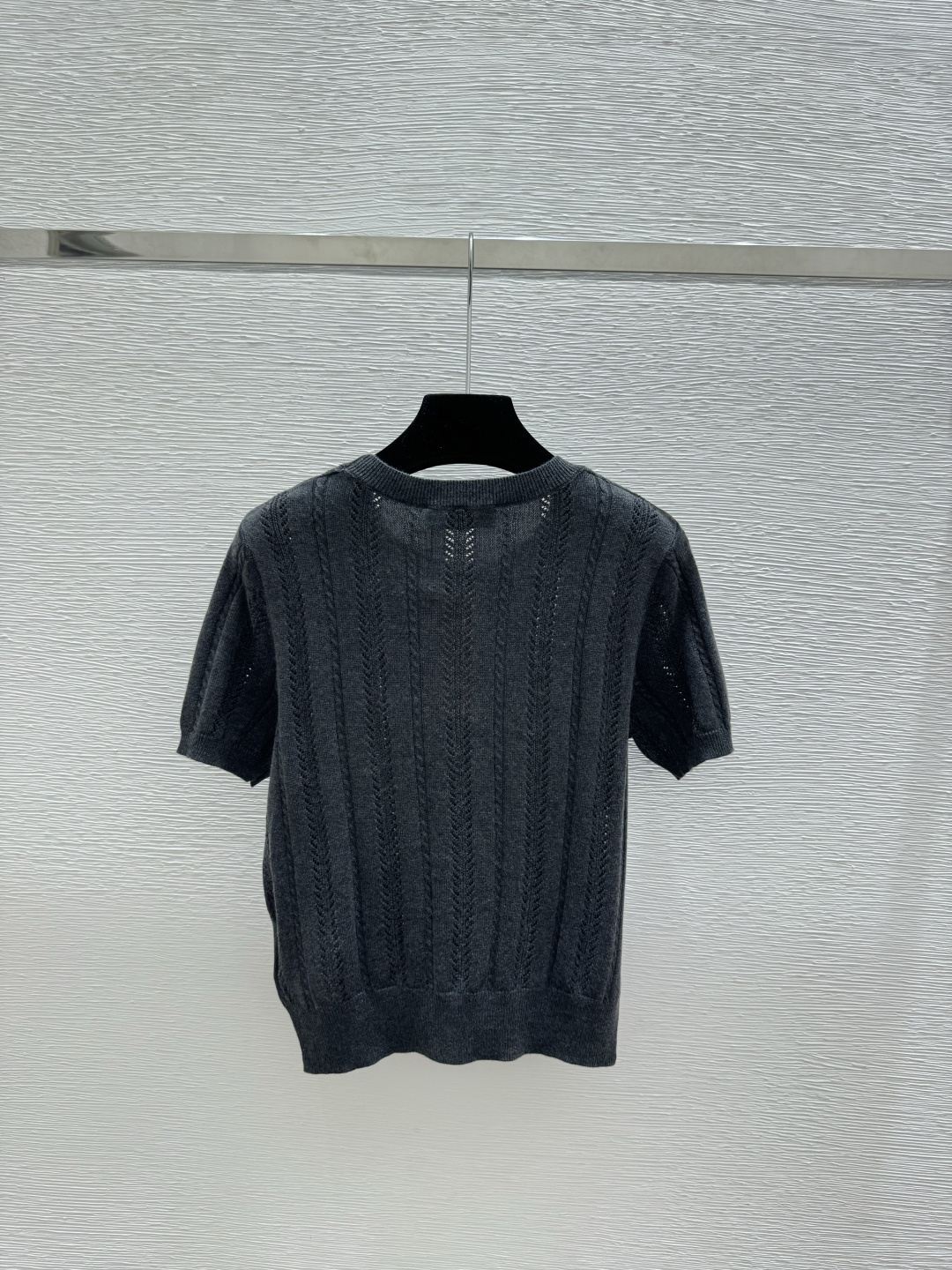 🆕M家🆕 春夏新款 纯色简约镂空圆领针织短袖颜色：灰色尺码：36.38.40