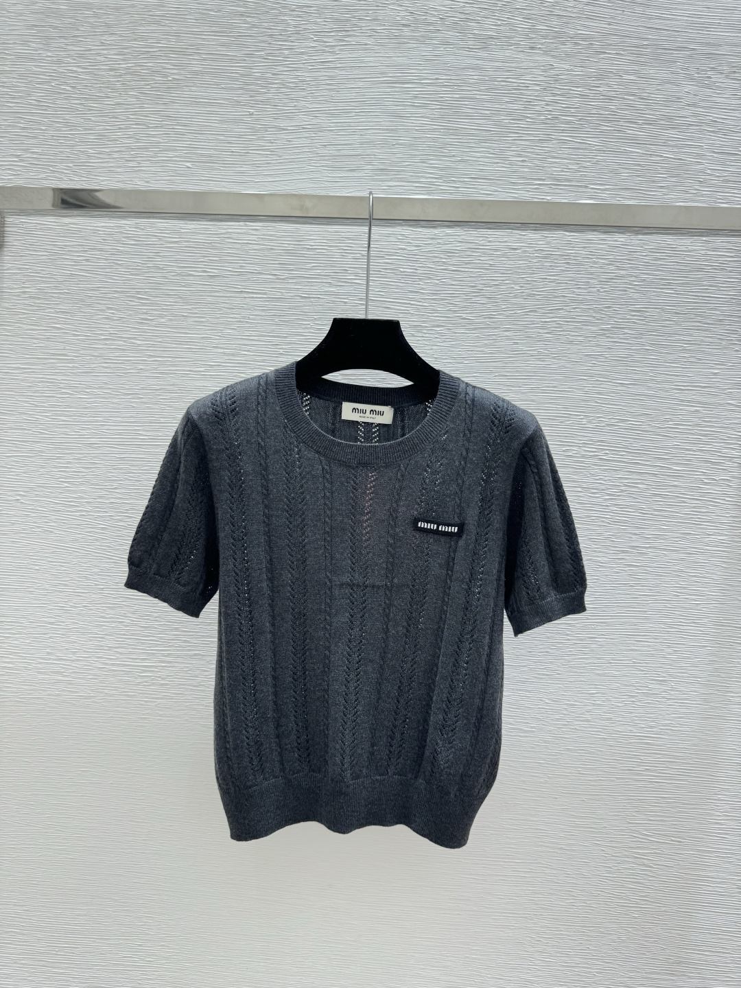 🆕M家🆕 春夏新款 纯色简约镂空圆领针织短袖颜色：灰色尺码：36.38.40