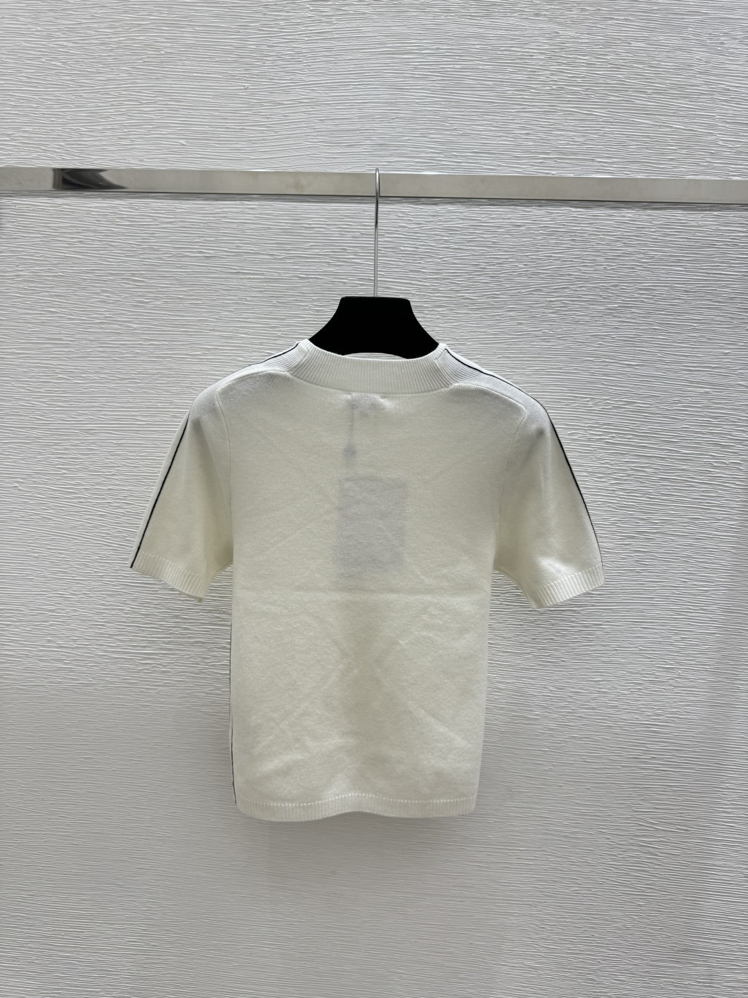 🆕CH家🆕 春夏新款 纯色简约圆领针织短袖颜色：白色 黑色尺码：36.38.40