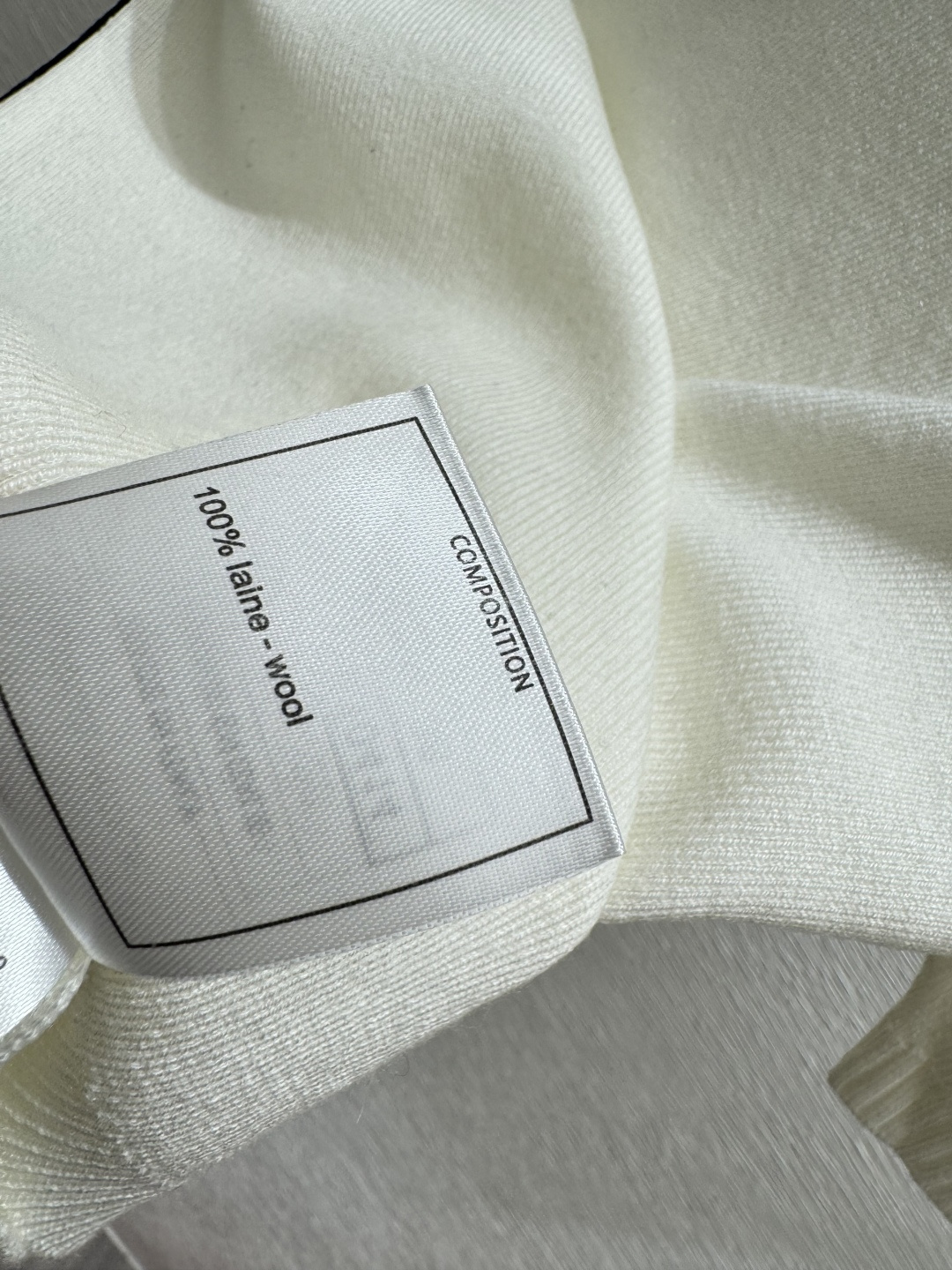 🆕CH家🆕 春夏新款 纯色简约圆领针织短袖颜色：白色 黑色尺码：36.38.40