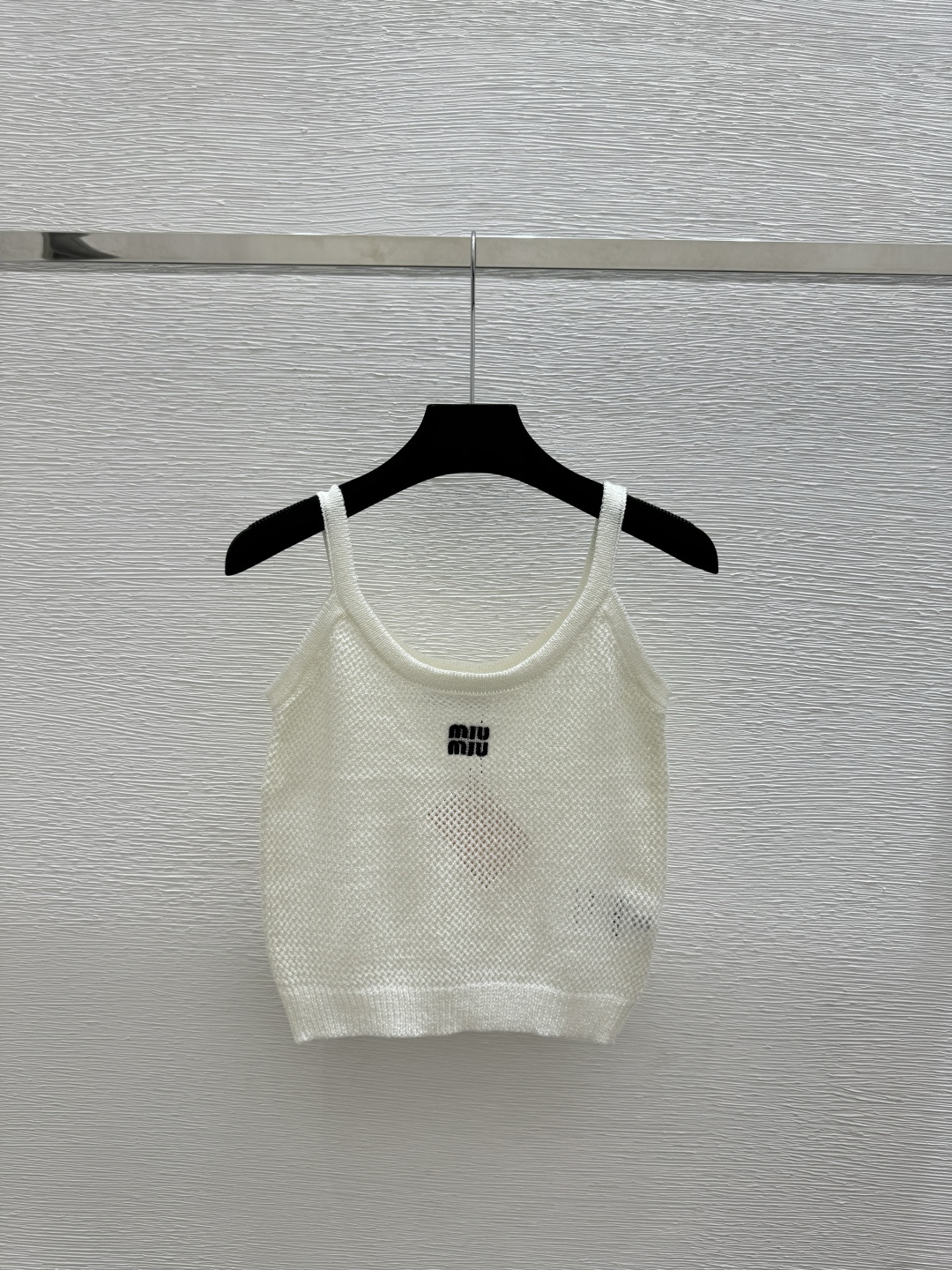 🆕M家🆕 春夏新款 纯色简约镂空针织吊带颜色：白色 黑色尺码：36.38.40