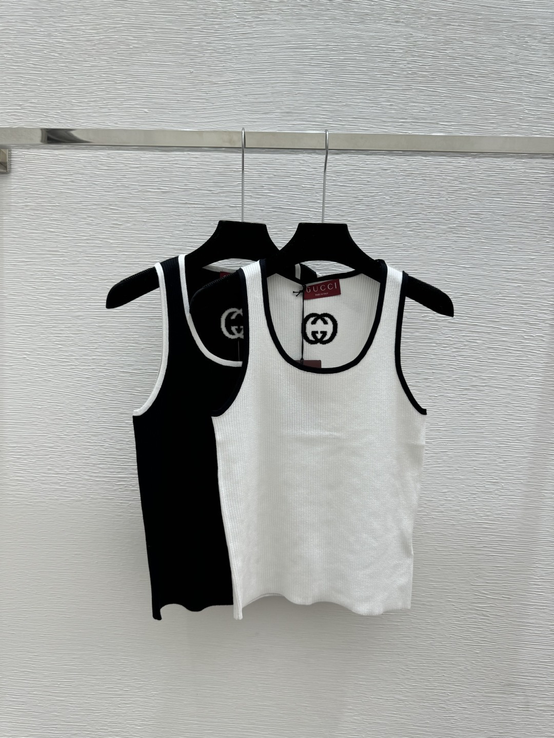 🆕G家🆕 春夏新款 撞色简约圆领针织背心颜色：白色 黑色尺码：36.38.40