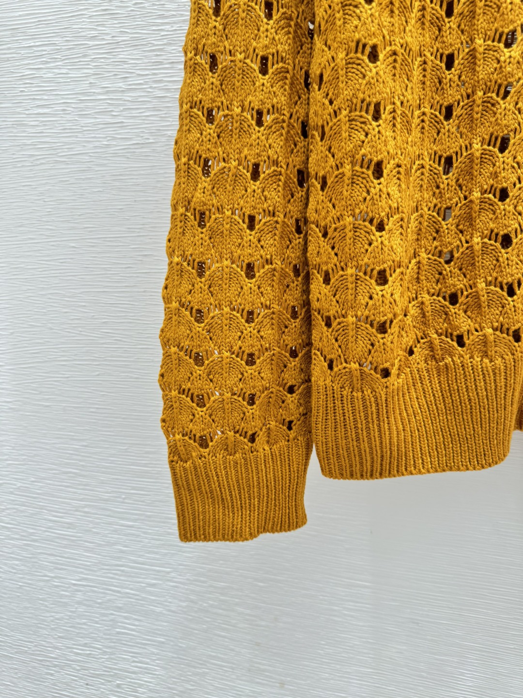 🆕M家🆕 春夏新款 纯色镂空故里针织长袖开衫颜色：黄色尺码：36.38.40