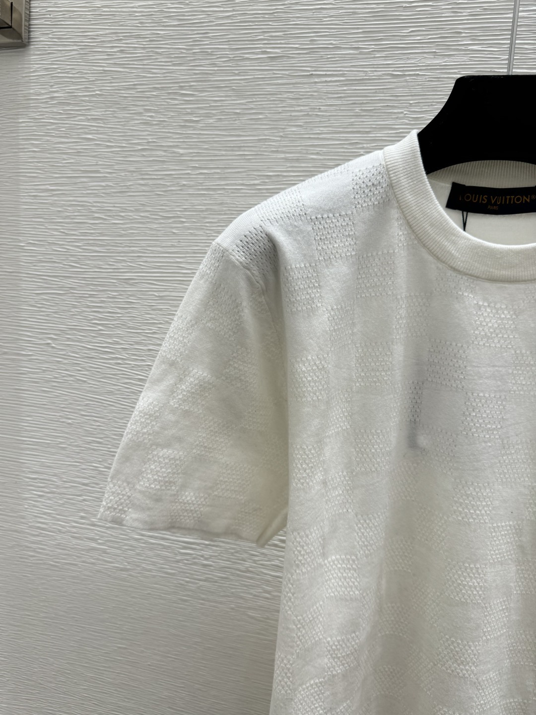 🆕L家🆕 春夏新款 纯色简约圆领针织短袖颜色：白色尺码：36.38.40