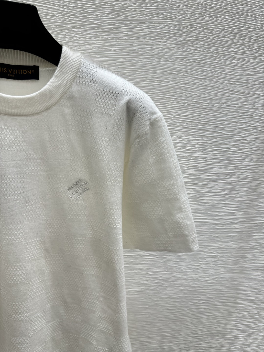 🆕L家🆕 春夏新款 纯色简约圆领针织短袖颜色：白色尺码：36.38.40