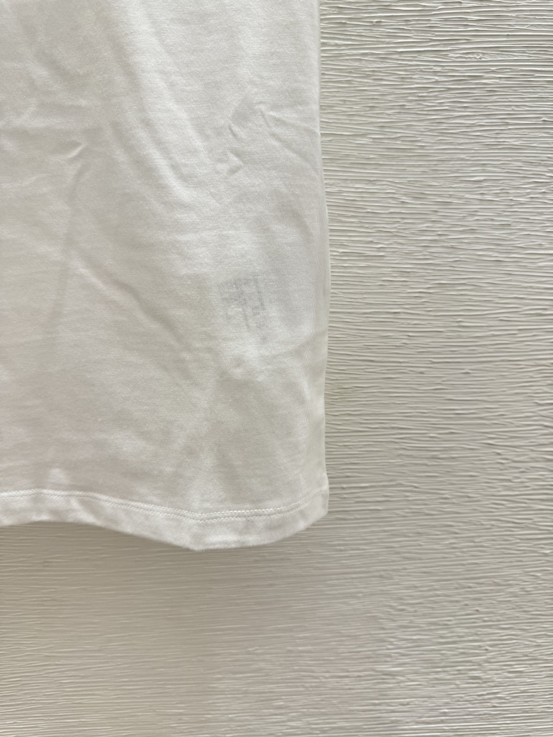 🆕P家🆕 春夏新款 纯色简约圆领针织短袖颜色：白色 尺码：36.38.40