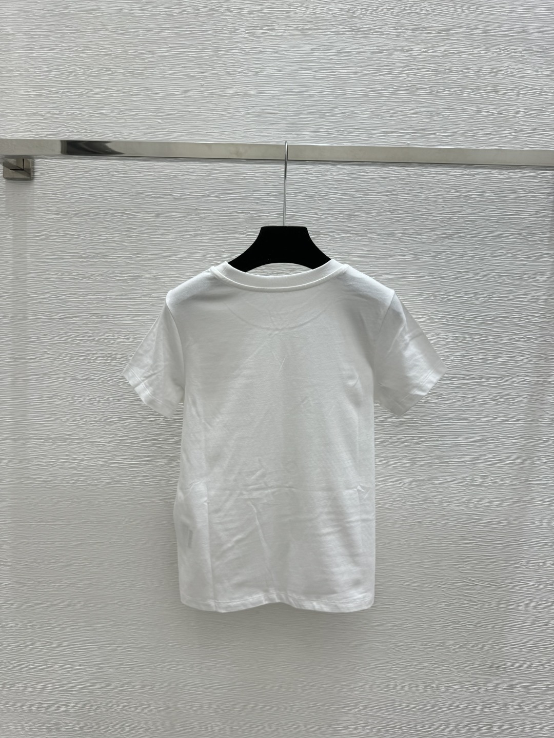 🆕P家🆕 春夏新款 纯色简约圆领针织短袖颜色：白色 尺码：36.38.40