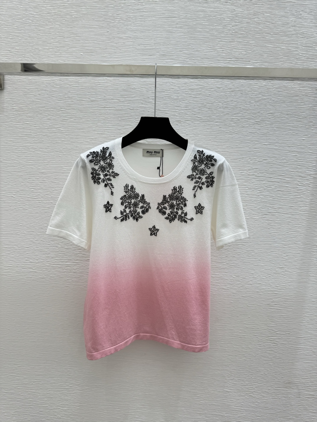 🆕M家🆕 春夏新款 撞色渐变花卉钉珠圆领针织短袖颜色：粉色 蓝色 绿色尺码：36.38.40