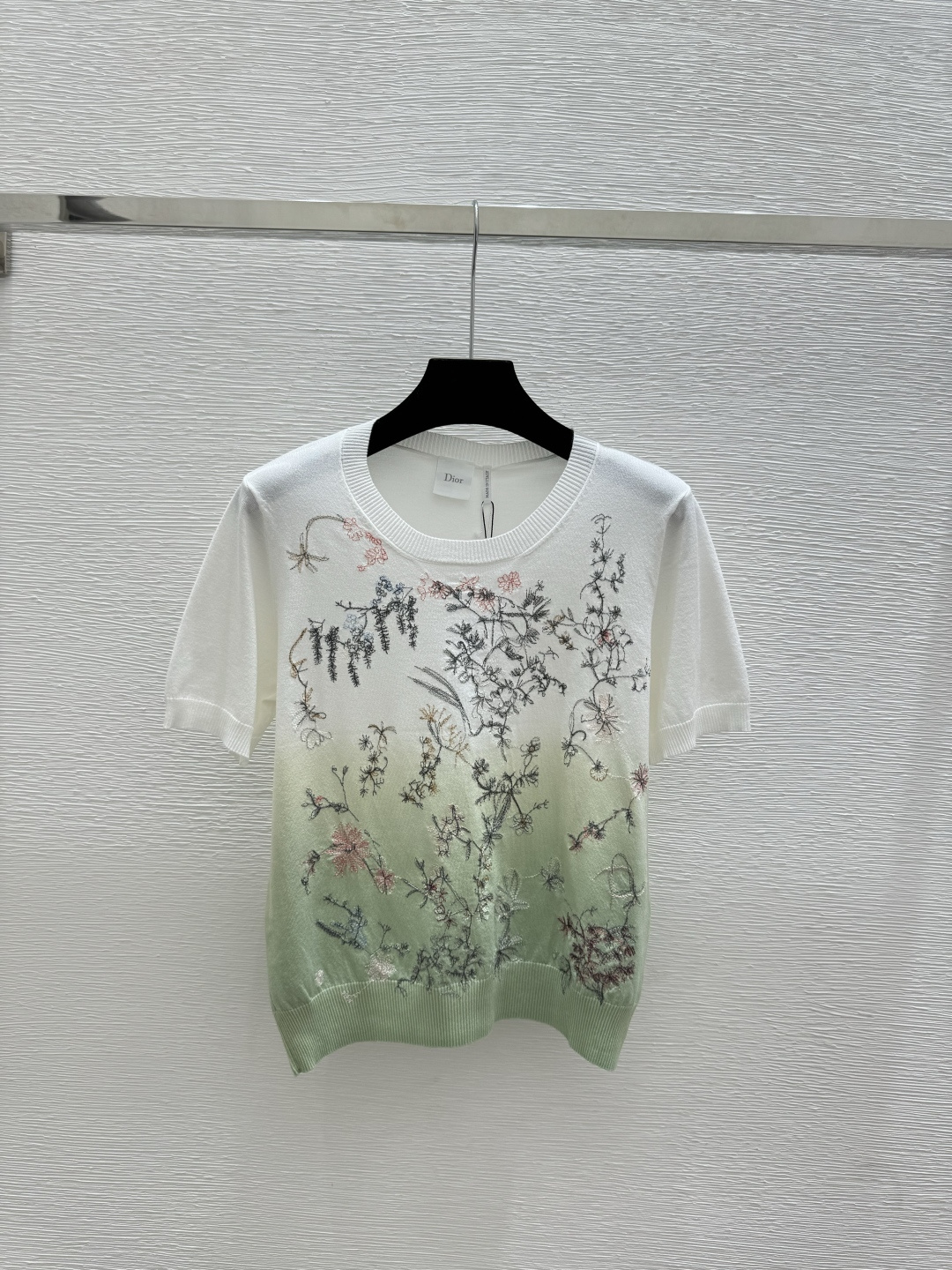 🆕D家🆕 春夏新款 撞色花卉圆领针织短袖颜色：粉色 蓝色 绿色尺码：36.38.40