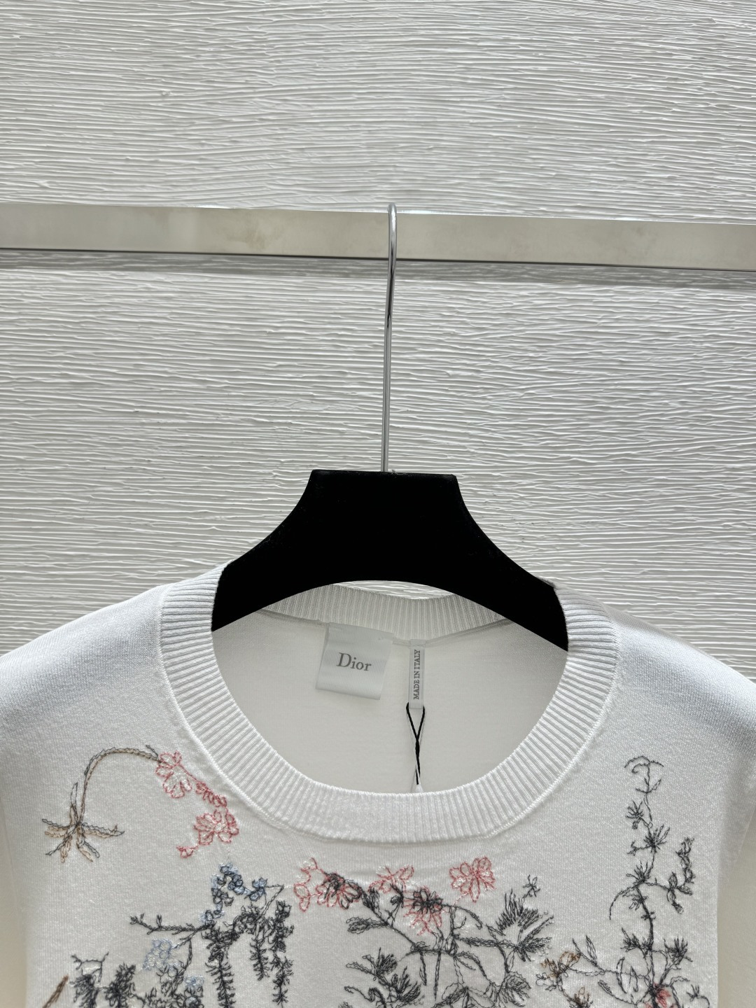 🆕D家🆕 春夏新款 撞色花卉圆领针织短袖颜色：粉色 蓝色 绿色尺码：36.38.40