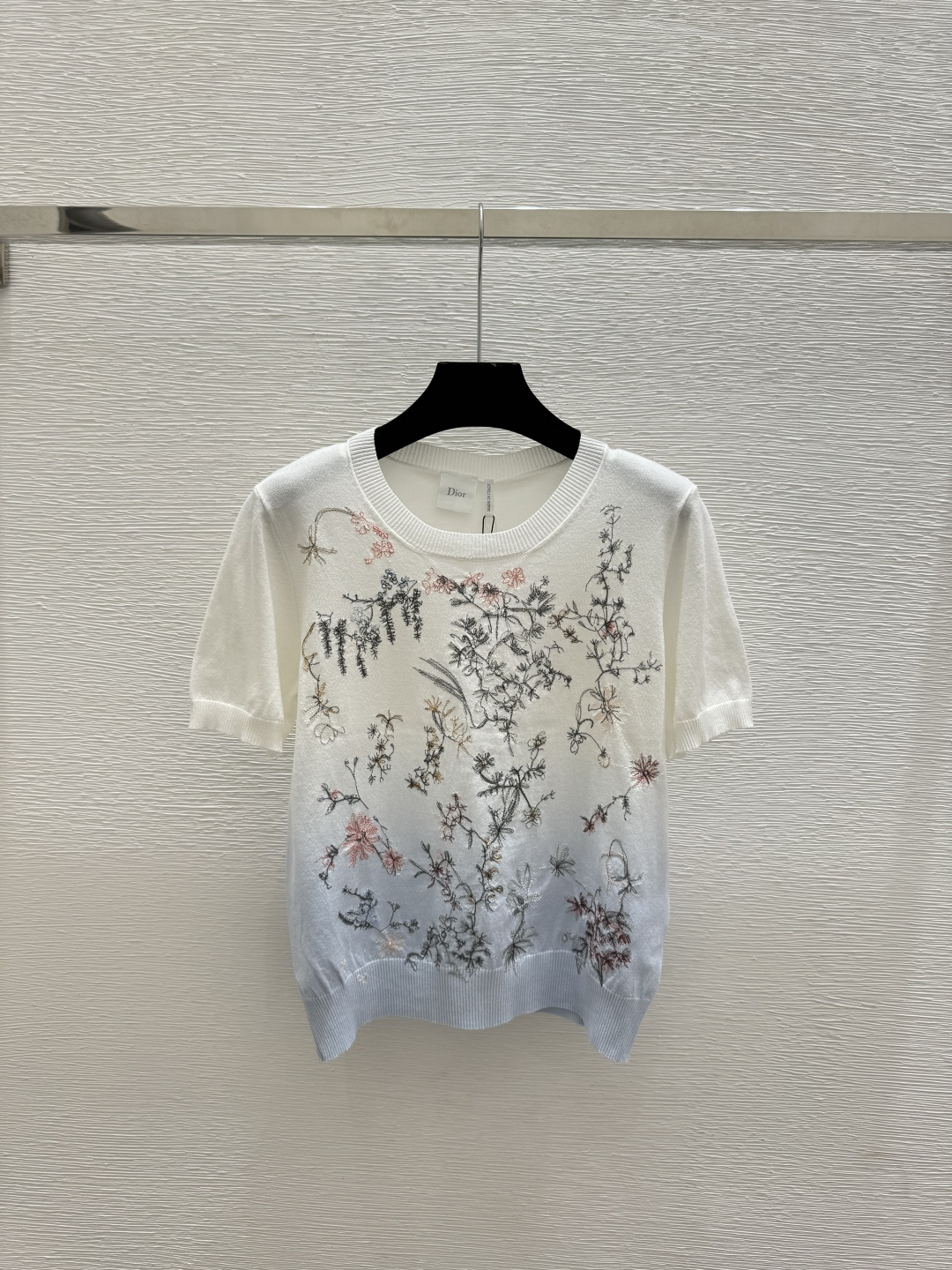 🆕D家🆕 春夏新款 撞色花卉圆领针织短袖颜色：粉色 蓝色 绿色尺码：36.38.40