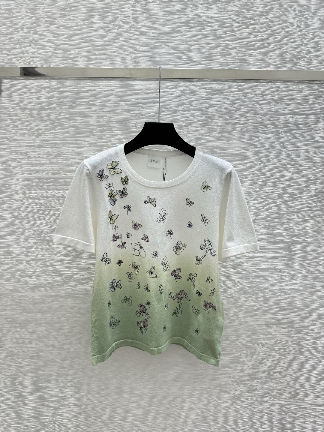 🆕D家🆕 春夏新款 撞色渐变蝴蝶圆领针织短袖颜色：粉色 蓝色 绿色尺码：36.38.40