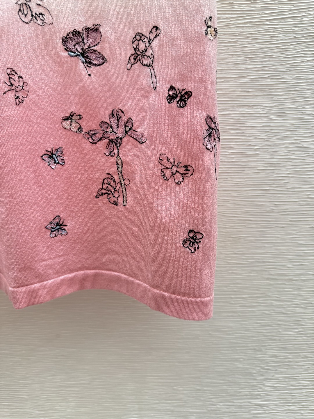 🆕D家🆕 春夏新款 撞色渐变蝴蝶圆领针织短袖颜色：粉色 蓝色 绿色尺码：36.38.40