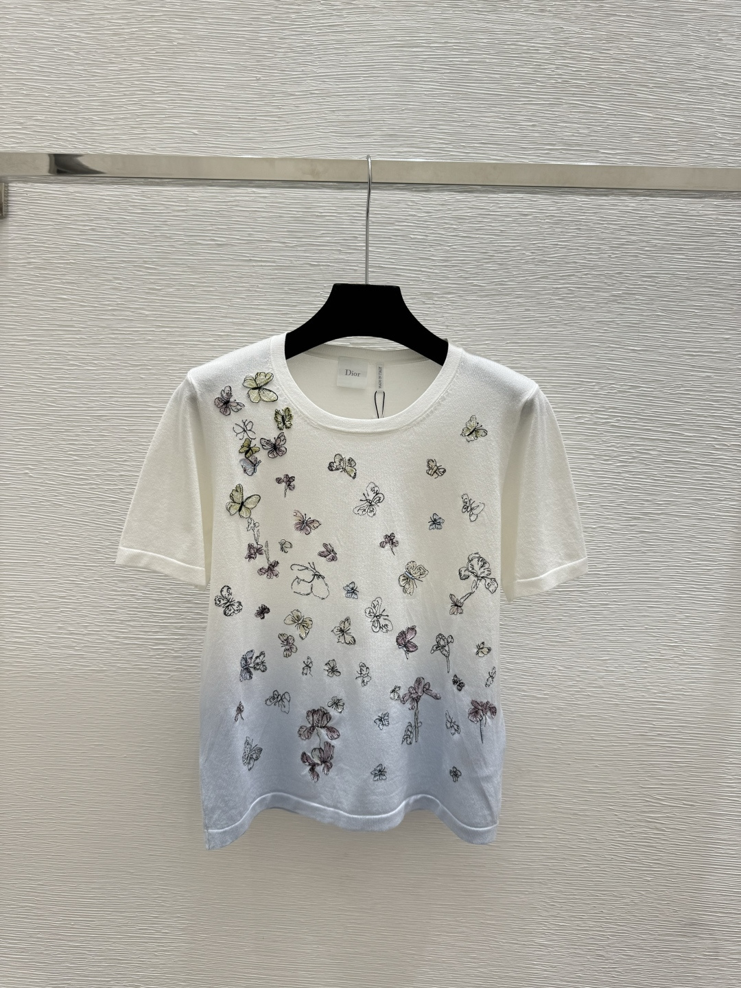 🆕D家🆕 春夏新款 撞色渐变蝴蝶圆领针织短袖颜色：粉色 蓝色 绿色尺码：36.38.40